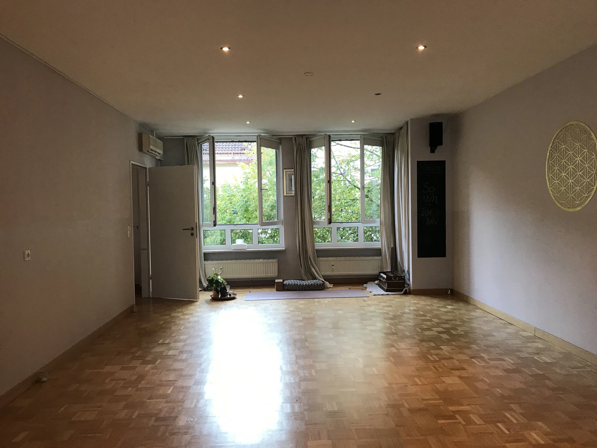 Happy belli Yoga_München_Westend_2.jpeg