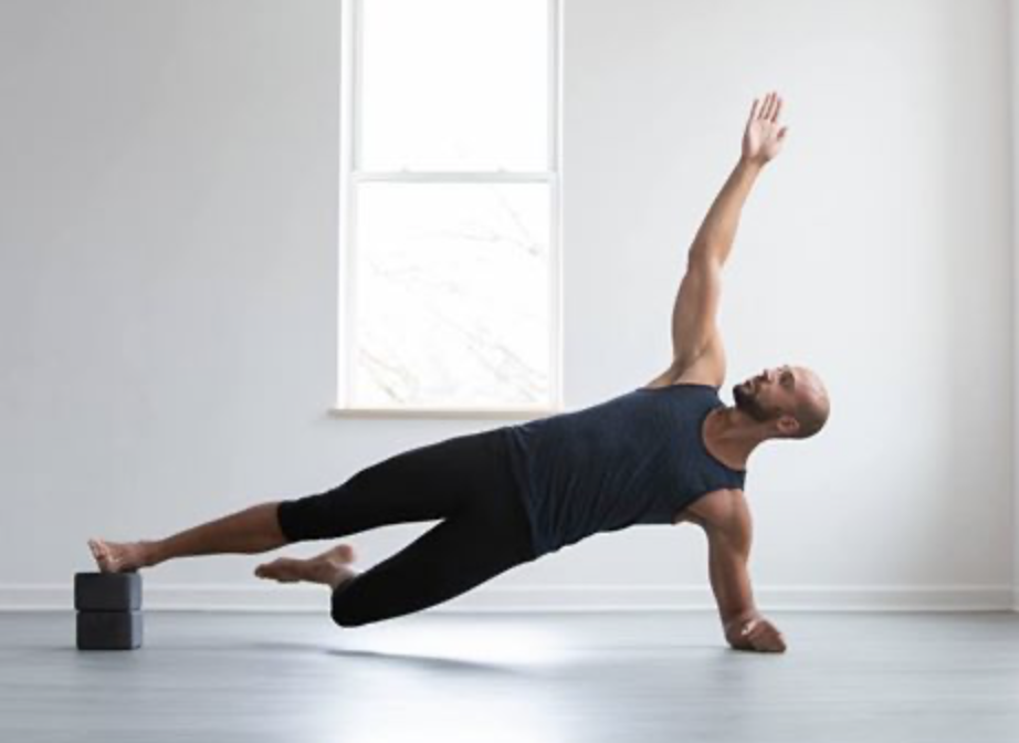 Flow, Form und Funktion - Vinyasa Practice Immersion mit Rocky Heron