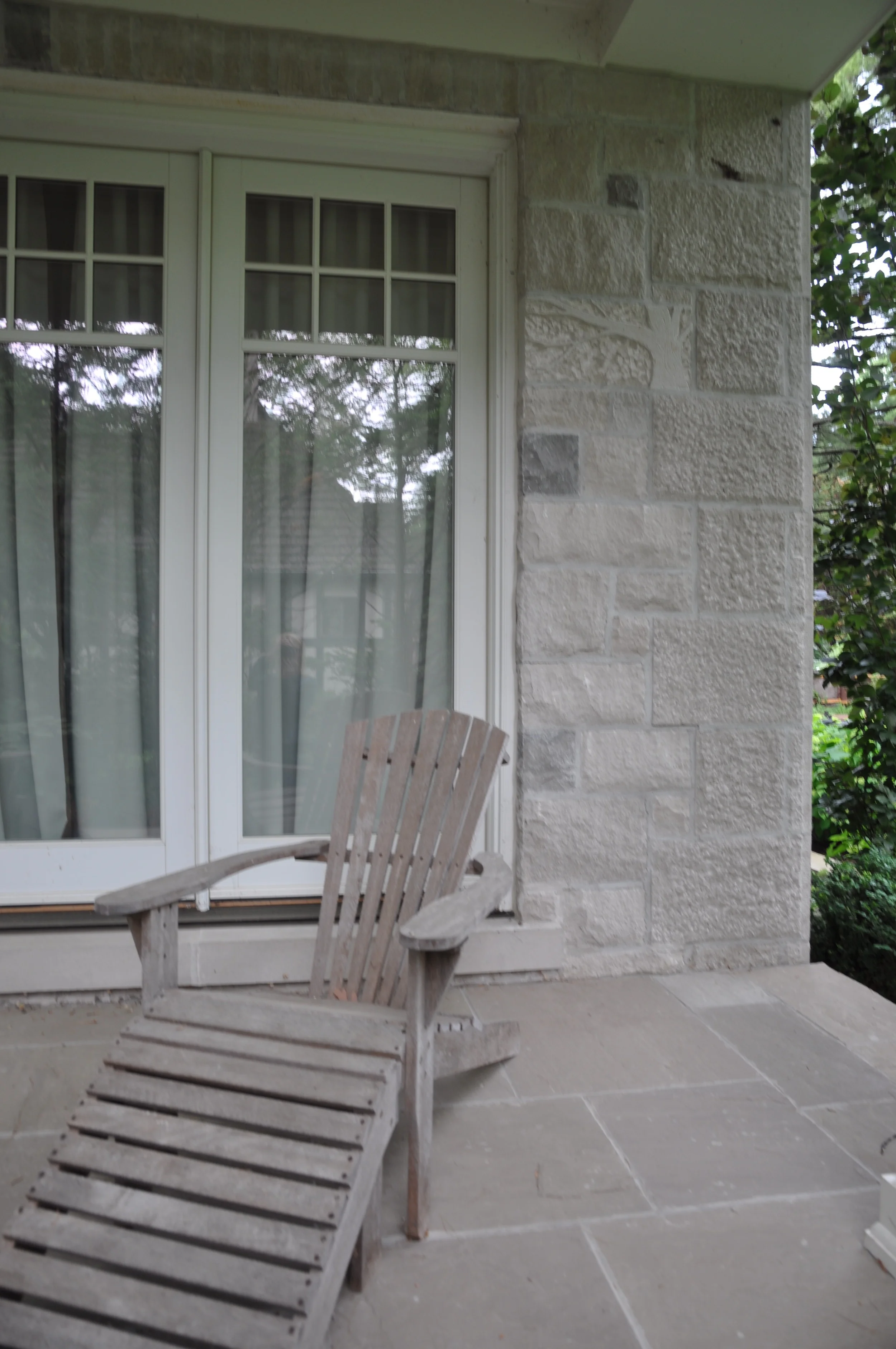 PinewoodSidePorch.jpg