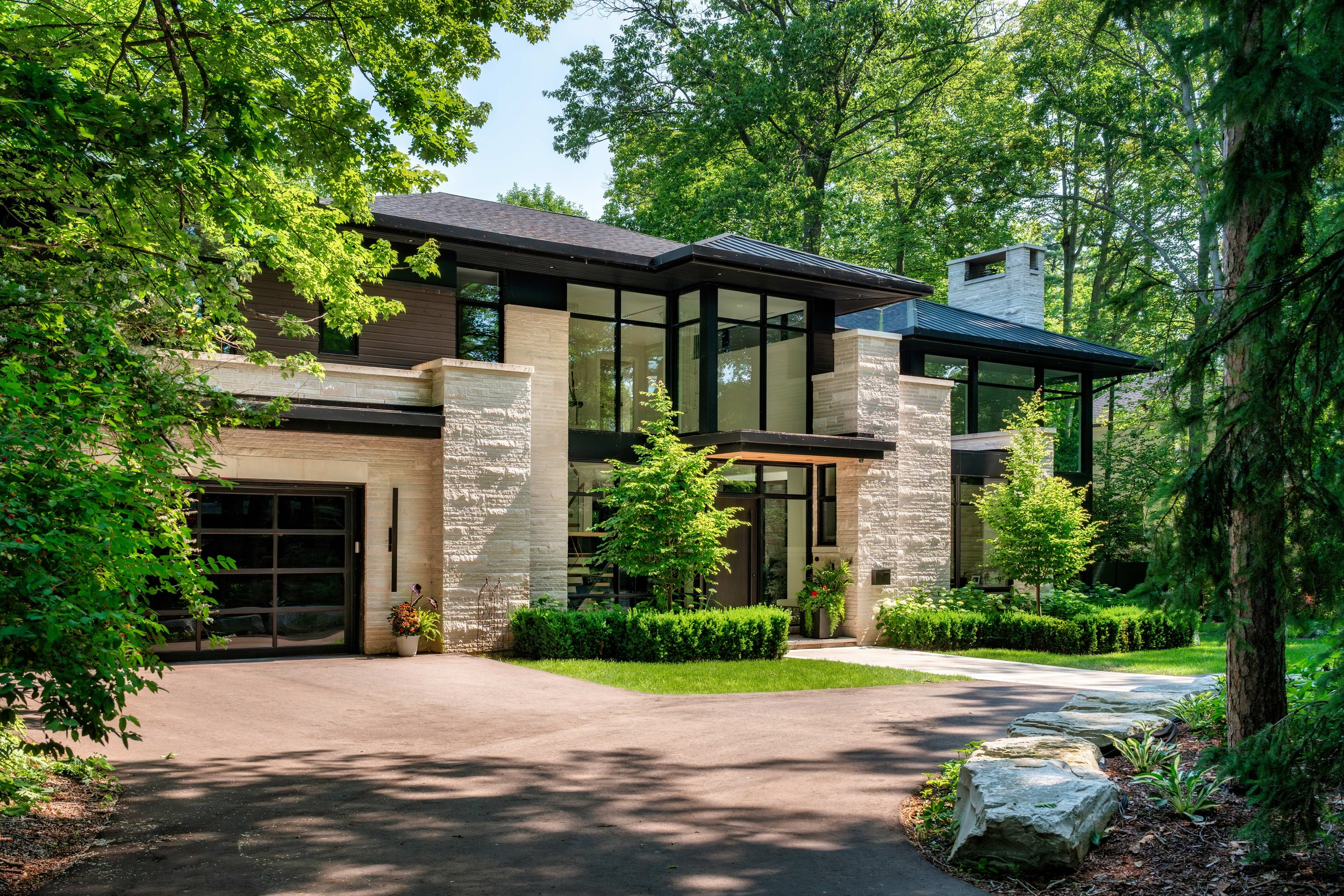 Easton Homes - 465 Whittier Crescent, Mississauga - Smaller Files - 3.jpg