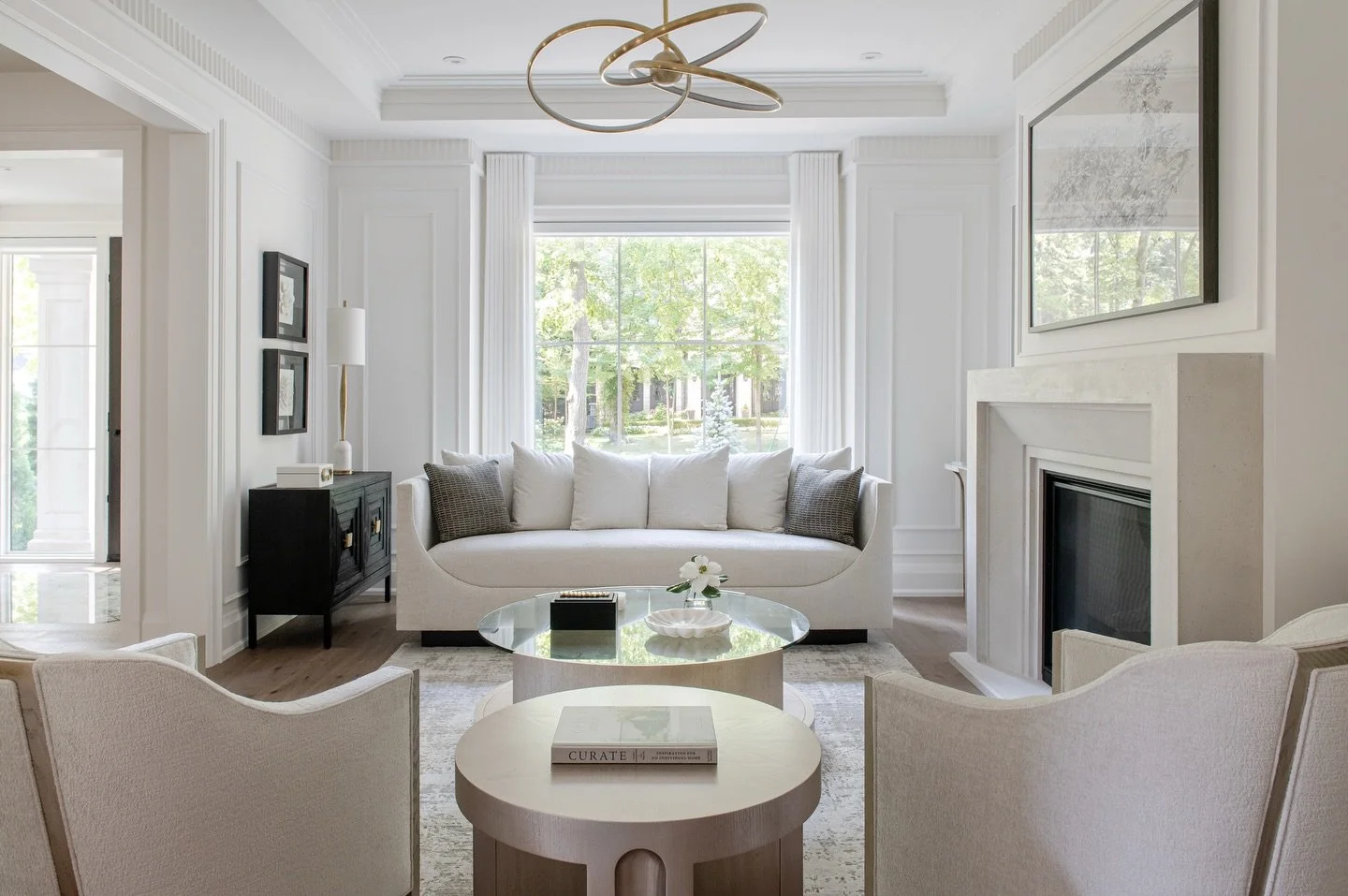 A home where craftsmanship and interior design come together in calm, light-filled spaces ✨ 

Interior Design by: @parkyndesigninc 
Built by: @eastonhomesinc 
Architecture by: @new_age_design

Photography: @mike_chajecki