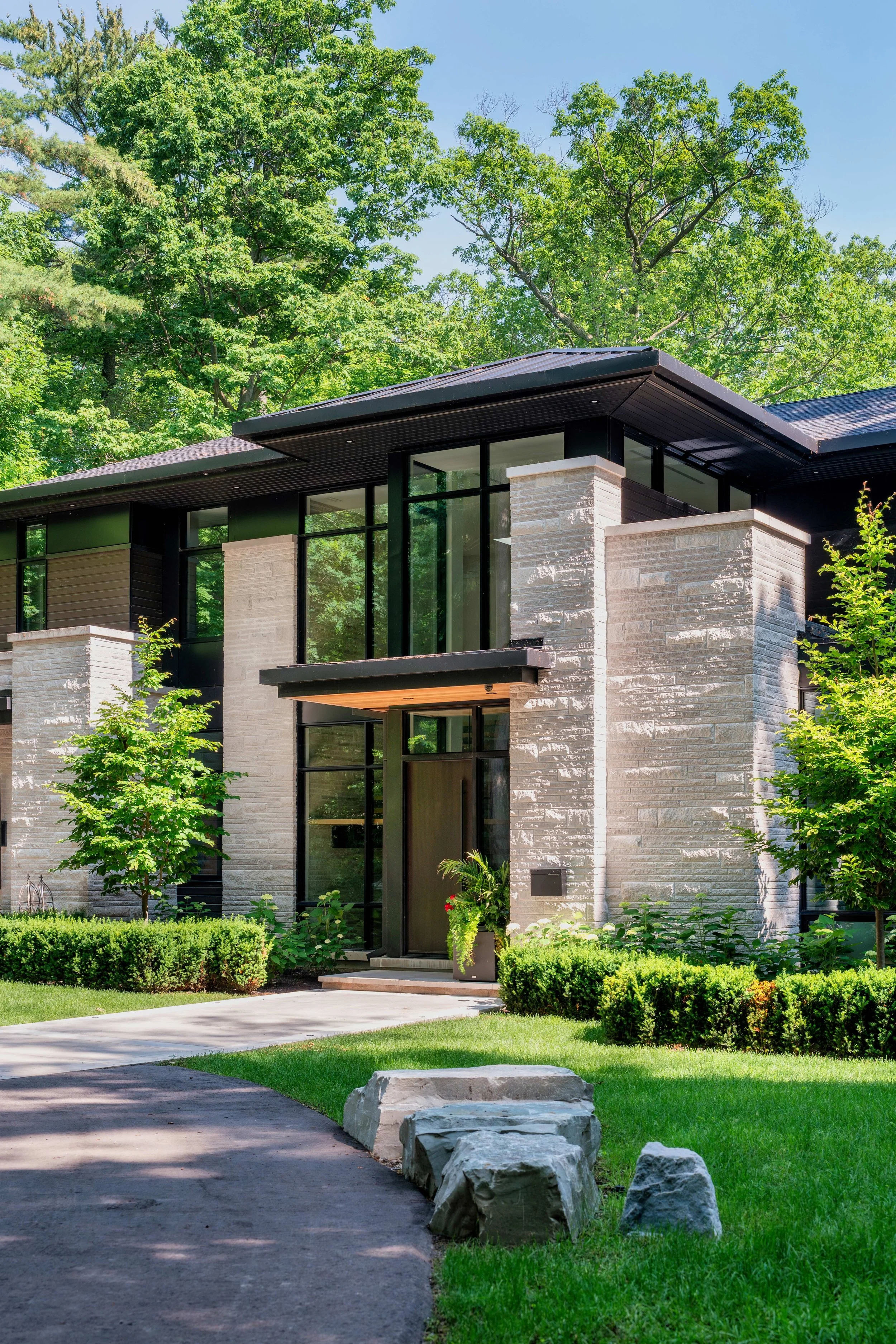 Easton Homes - 465 Whittier Crescent, Mississauga - Smaller Files - 1.jpg