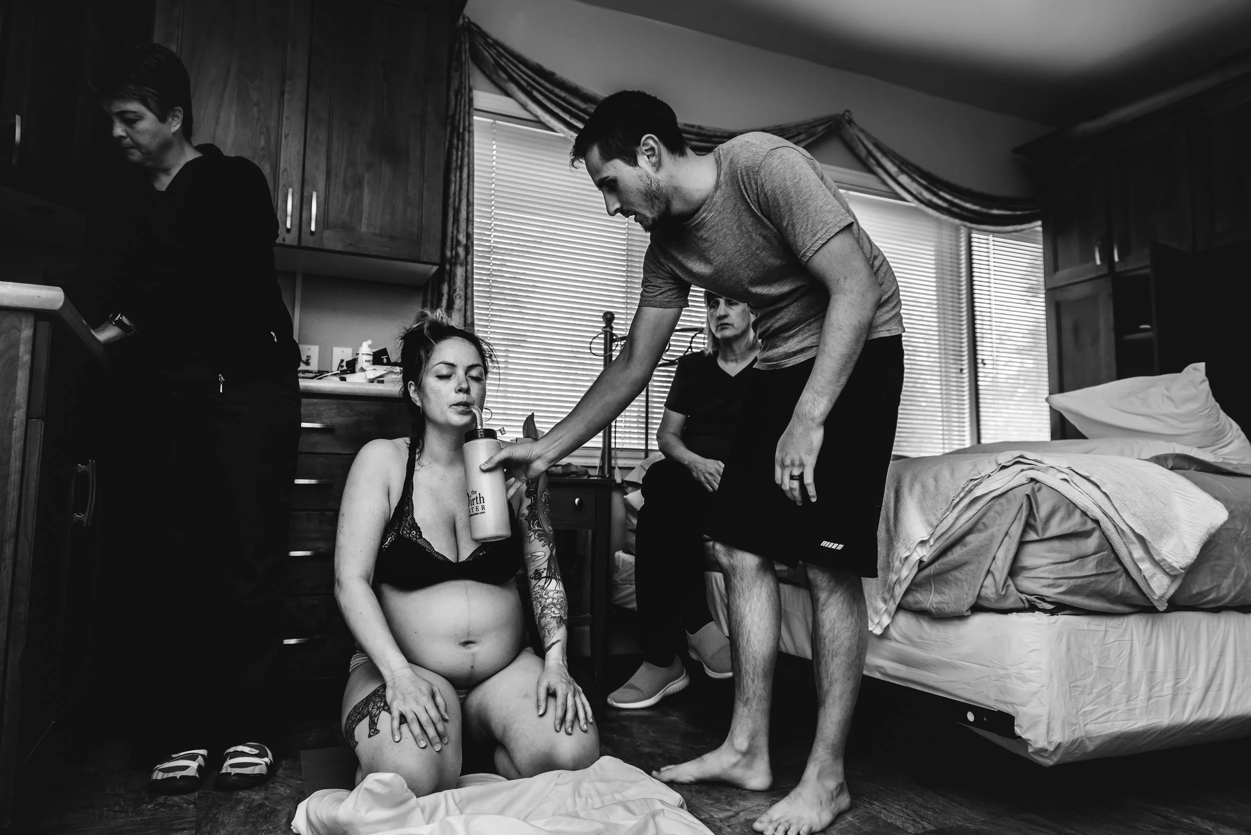 A-waterbirth-story-at-the-birth-center-in-Murray-utah-salt-lake-city-birth-photographer-birth-videography,-natural-birth,-homebirth-26.jpg