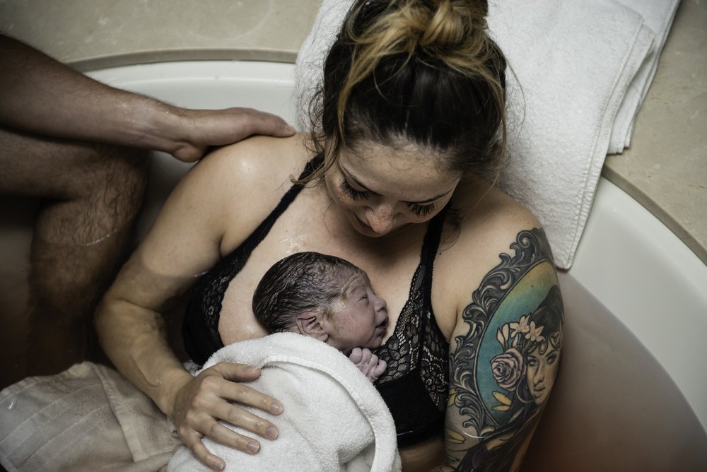A-waterbirth-story-at-the-birth-center-in-Murray-utah-salt-lake-city-birth-photographer-birth-videography,-natural-birth,-homebirth-39.jpg