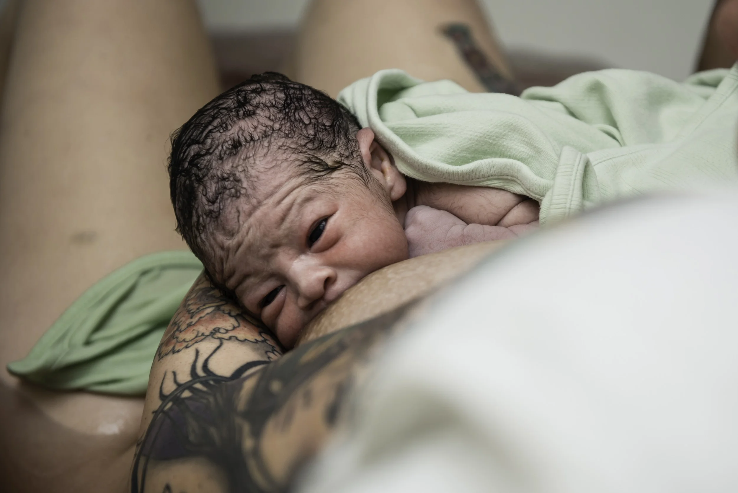 A-waterbirth-story-at-the-birth-center-in-Murray-utah-salt-lake-city-birth-photographer-birth-videography,-natural-birth,-homebirth-45.jpg
