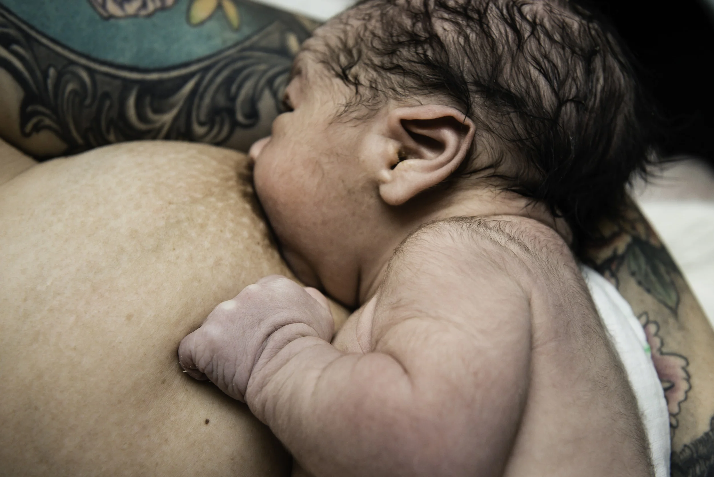 A-waterbirth-story-at-the-birth-center-in-Murray-utah-salt-lake-city-birth-photographer-birth-videography,-natural-birth,-homebirth-69.jpg