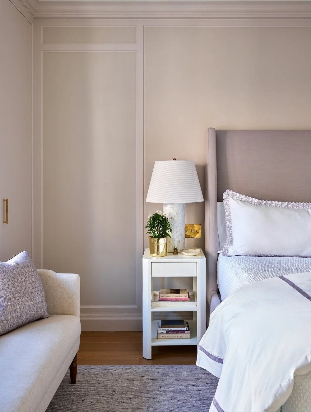 When the primary suite is calming and neutral without being bluetral.🤍 Architecture by @jbmarchitect, execution by @vella_interiors, photo by @kirstenrfrancis. #primarybedroom
