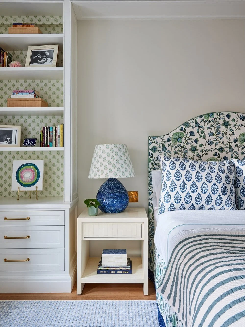 All I want for Christmas is my very own room. ✌️ inspiration for your very own #teenbedroom #tweenbedroom #kidsbedroom #kidsroom