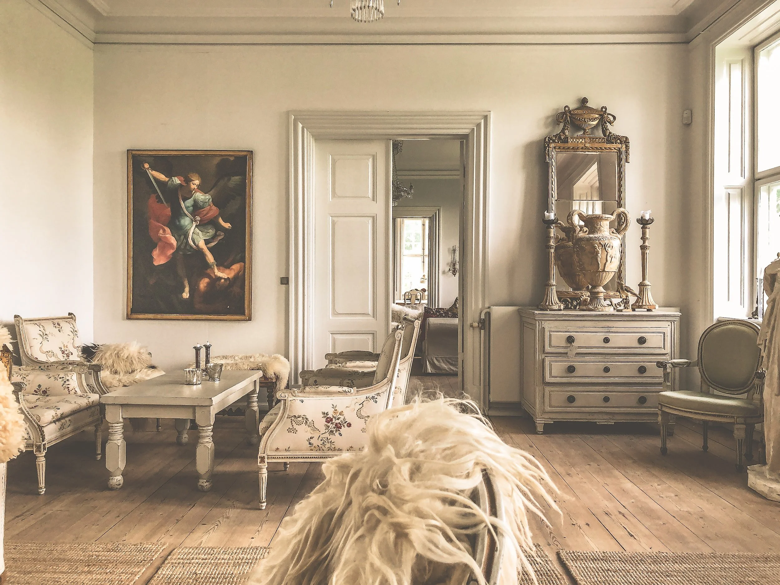 8 Things That Make Your Living Room Look Outdated