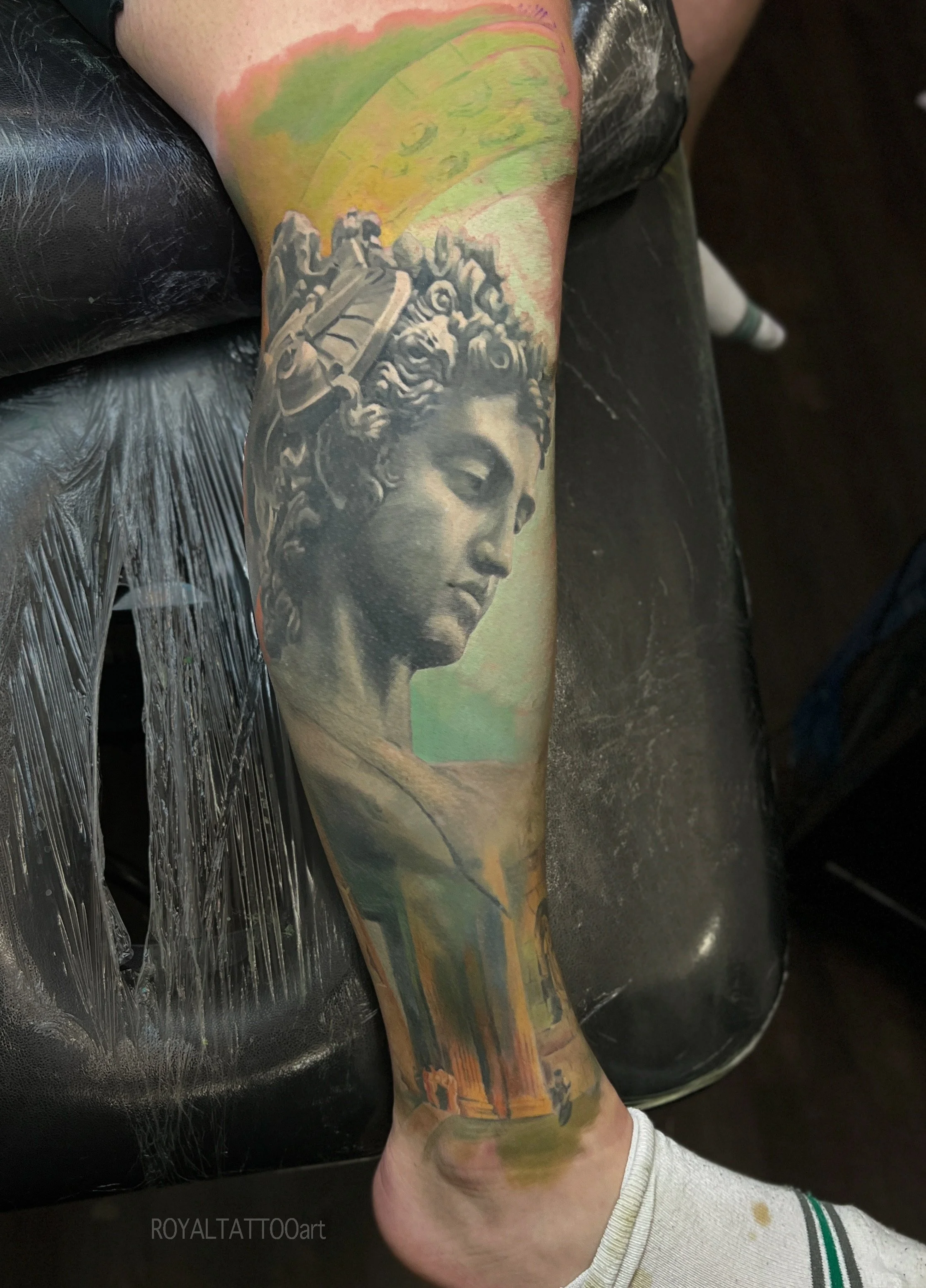 031-perseus-tattoo-sculpture-statue-leg-color-black-and-grey-nyc.jpg