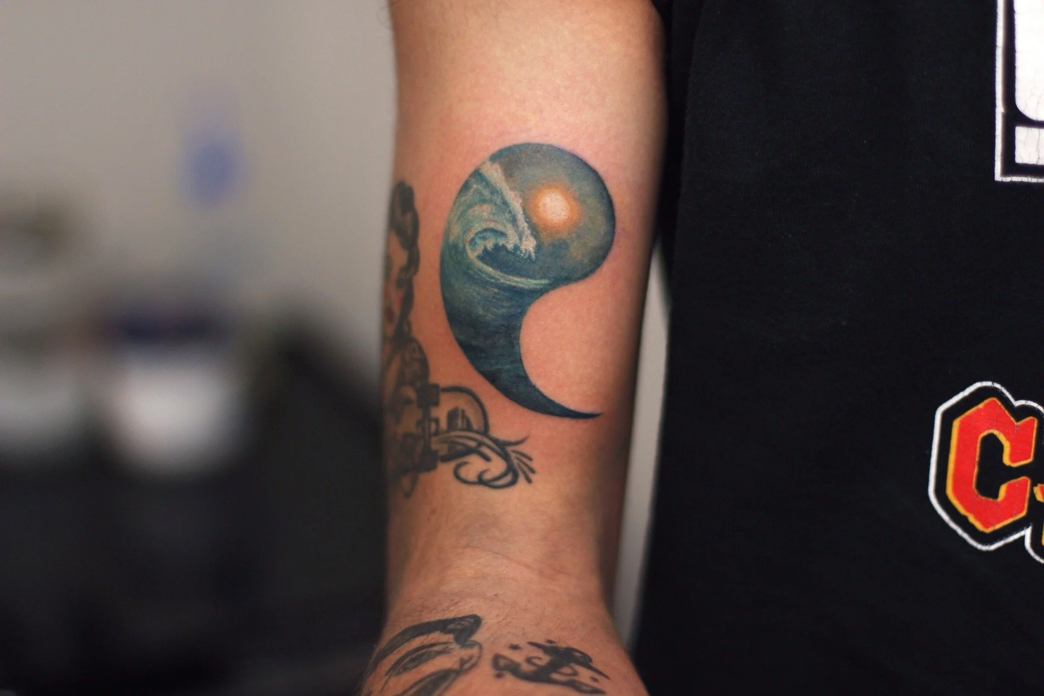 ocean-yin-yang-wave-realism-tattoo-nyc.jpg