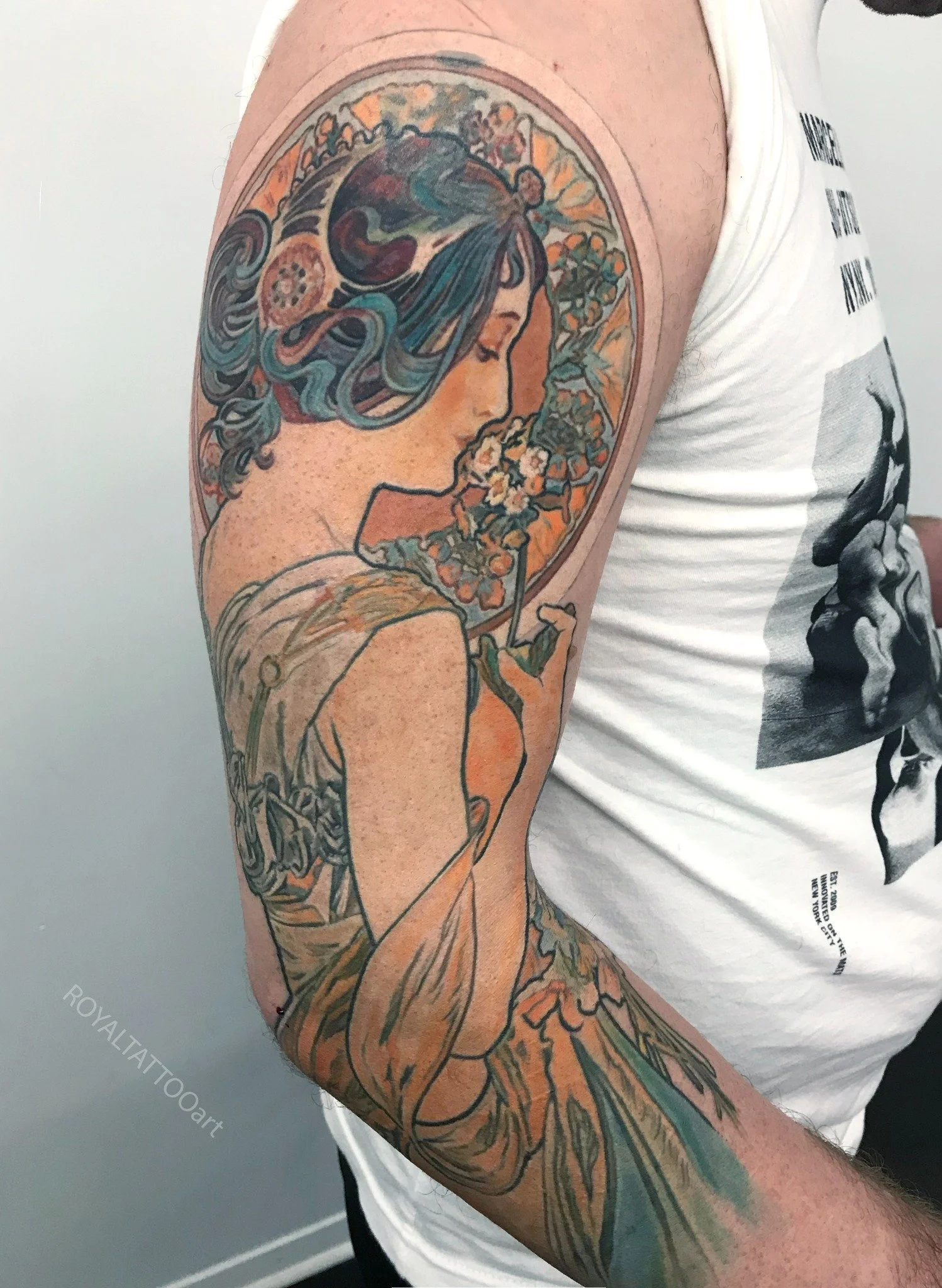 A
rt Nouveau Floral Woman Tattoo
Fine art color realism tattoo featuring a floral woman inspired by Alphonse Mucha and Art Nouveau design, with ornamental detail and soft feminine movement.
