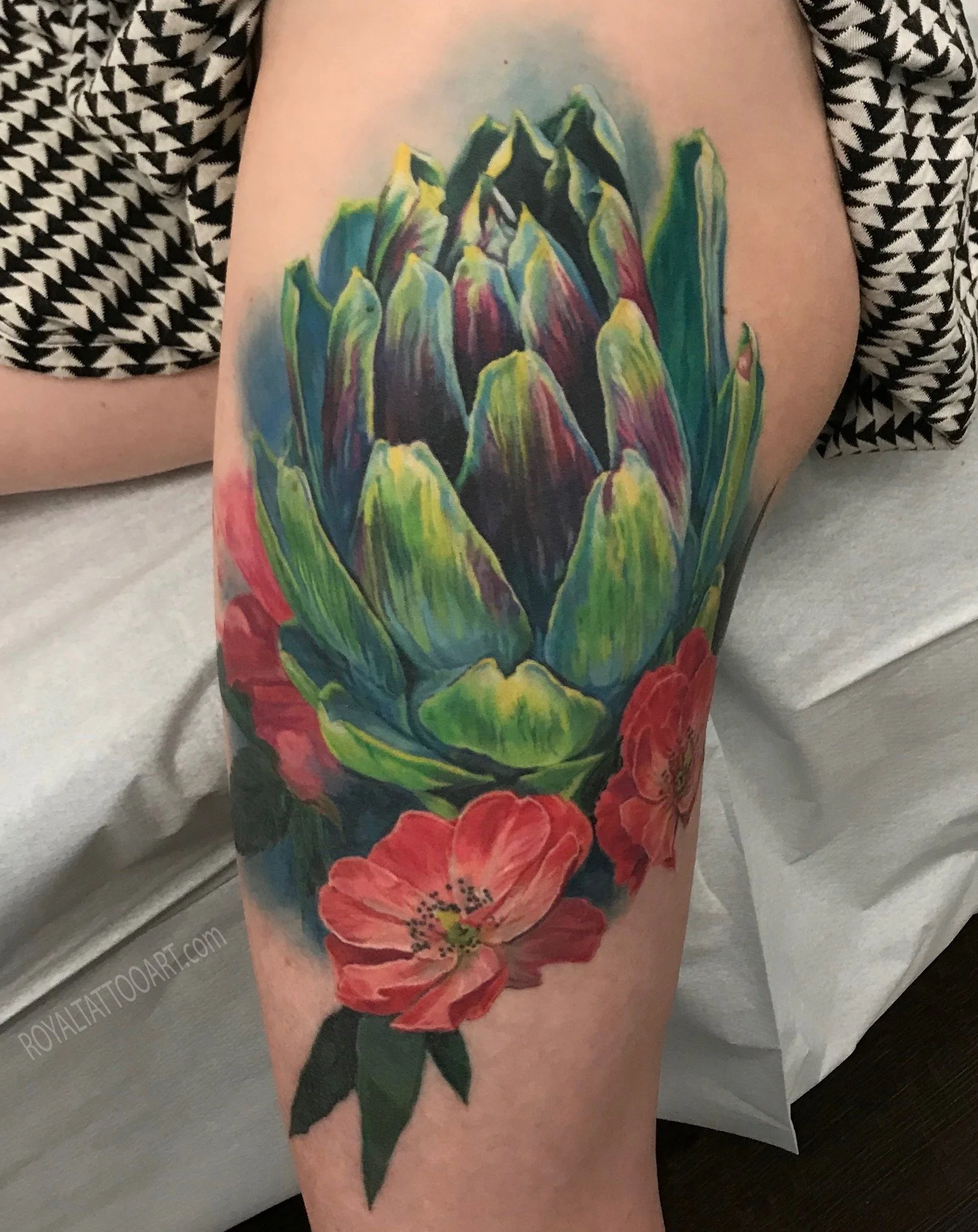 artichoke-flower-color-realism-thigh-tattoo-nyc.jpg