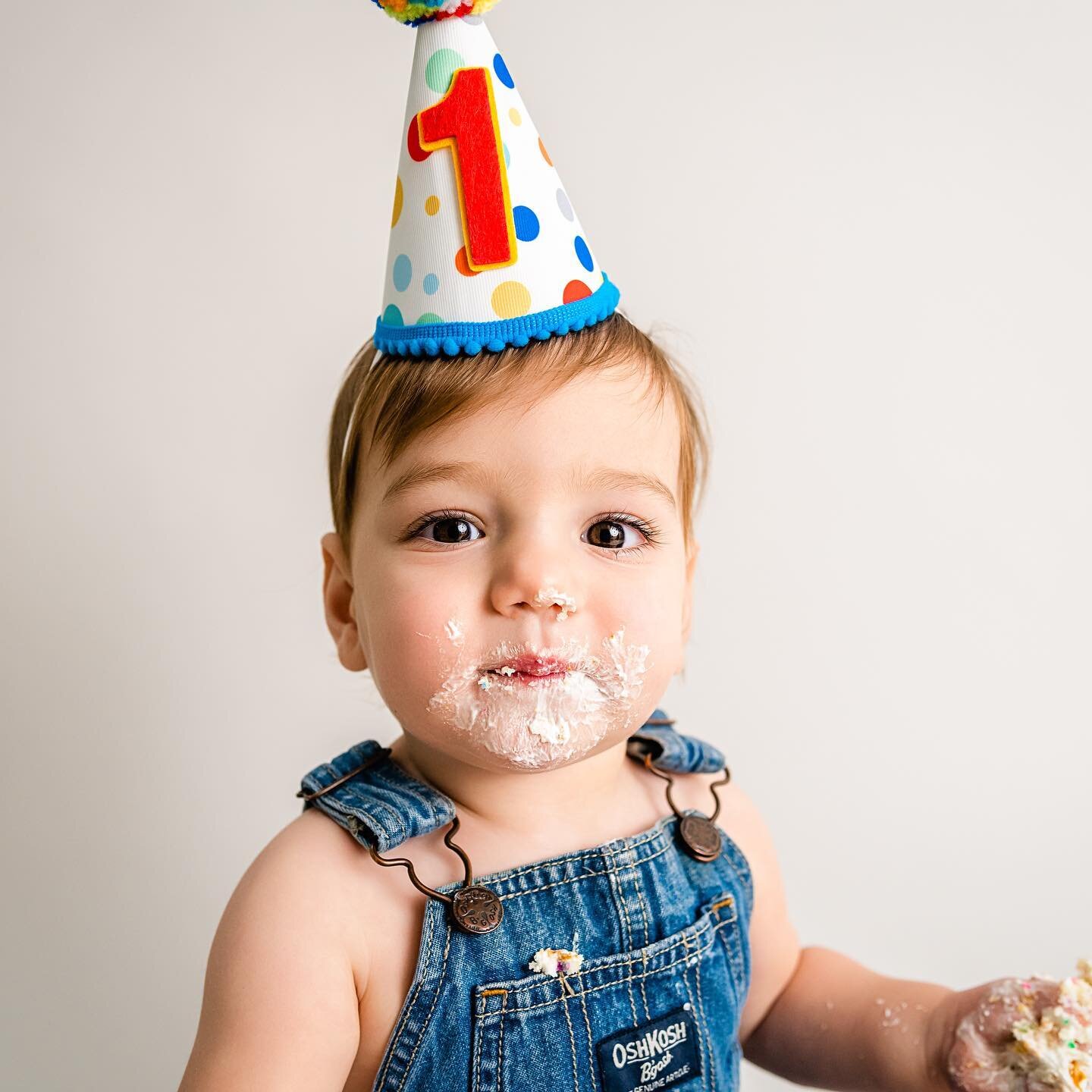 One is so fun! 🎂 Brooks has never had cake before and quickly made up for lost time during his cake smash this morning. What a cutie!