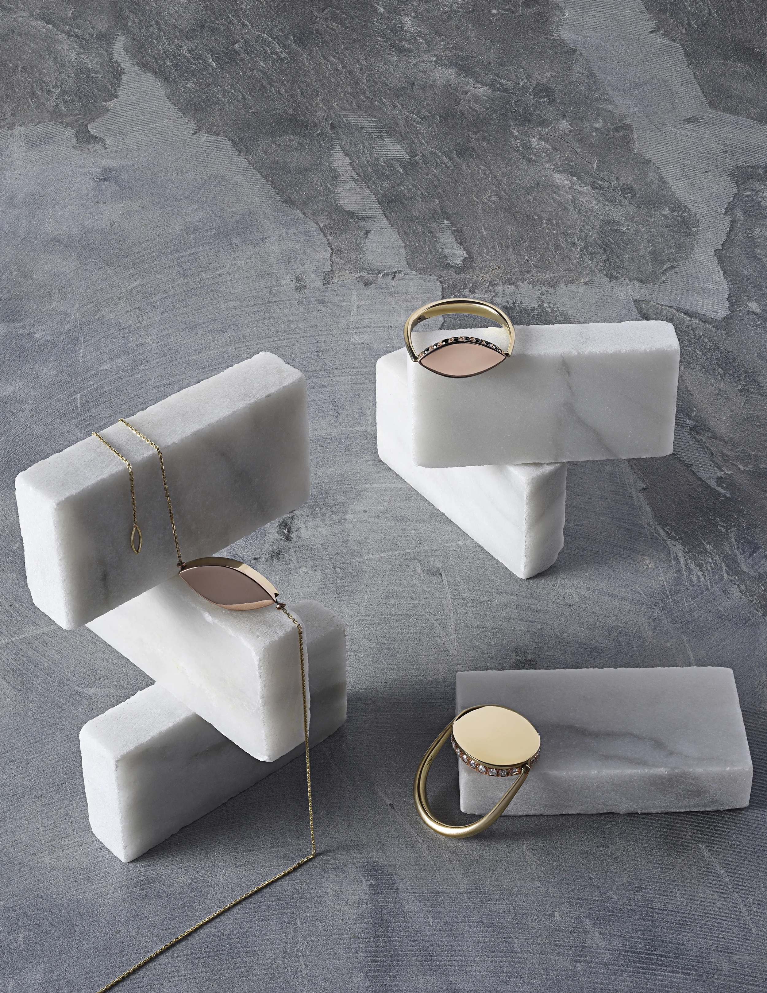 Flip Ring - Tilda Biehn