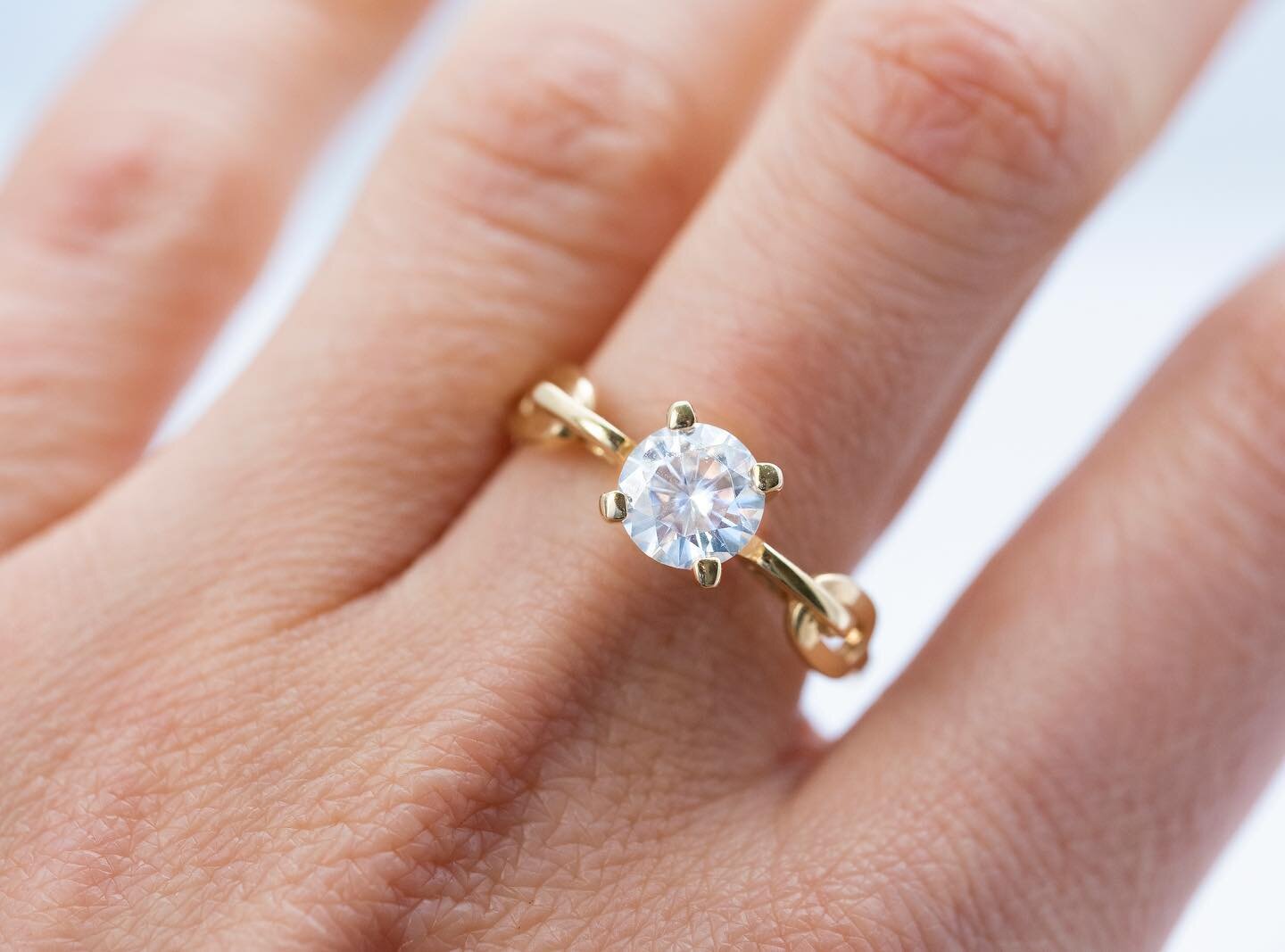 The Aurora band has always been based on simplicity - a perfect handmade gold chain turned into the perfect simple band. I couldn&rsquo;t help but think it would make the perfect simple engagement ring. 

We can customize this one with any stone your