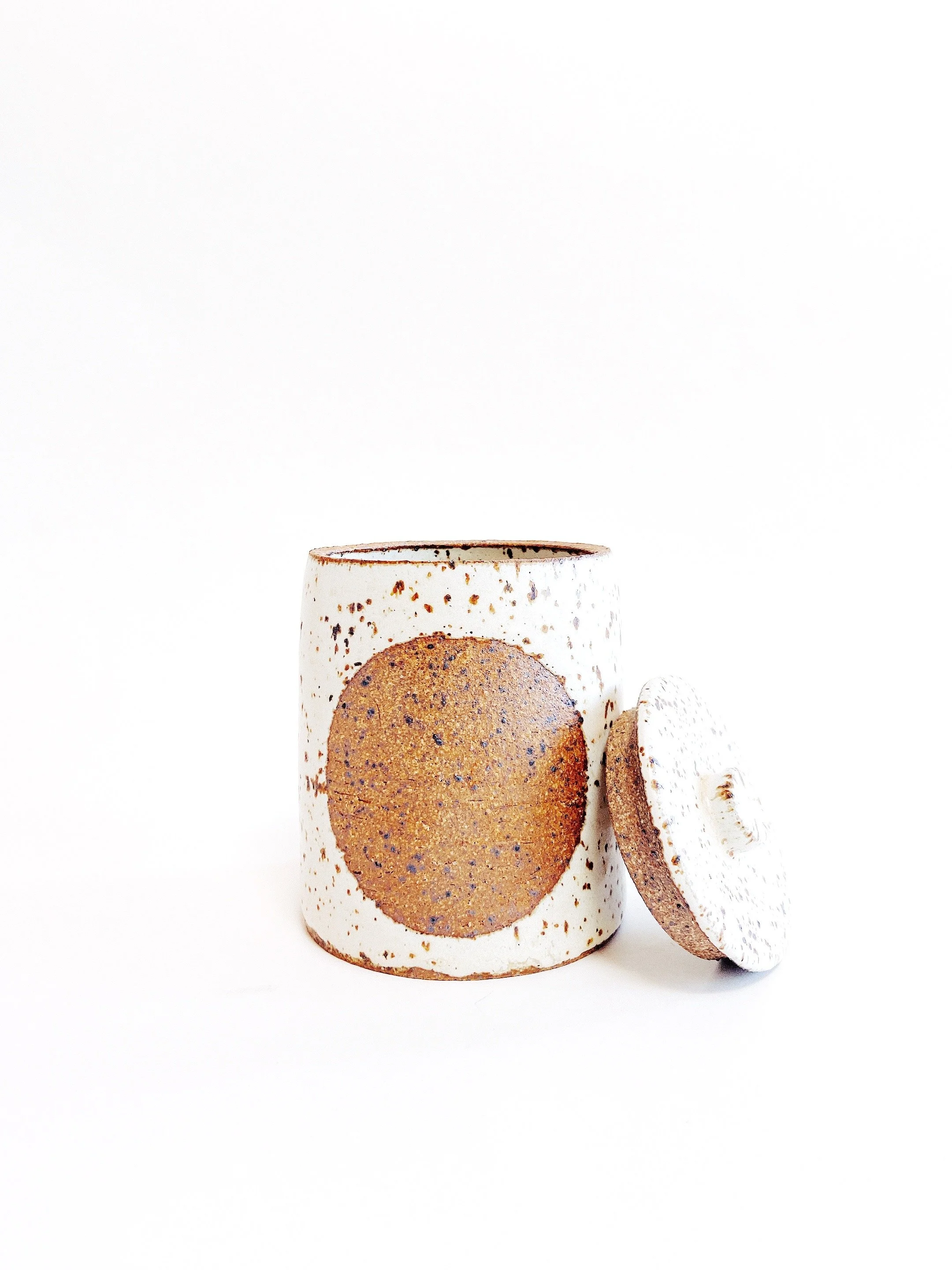 BRASS ELEPHANT COLLECTIVE
CERAMIC HOUSEWARES AND VASES
HANDMADE BEADED JEWELRY
BOHO