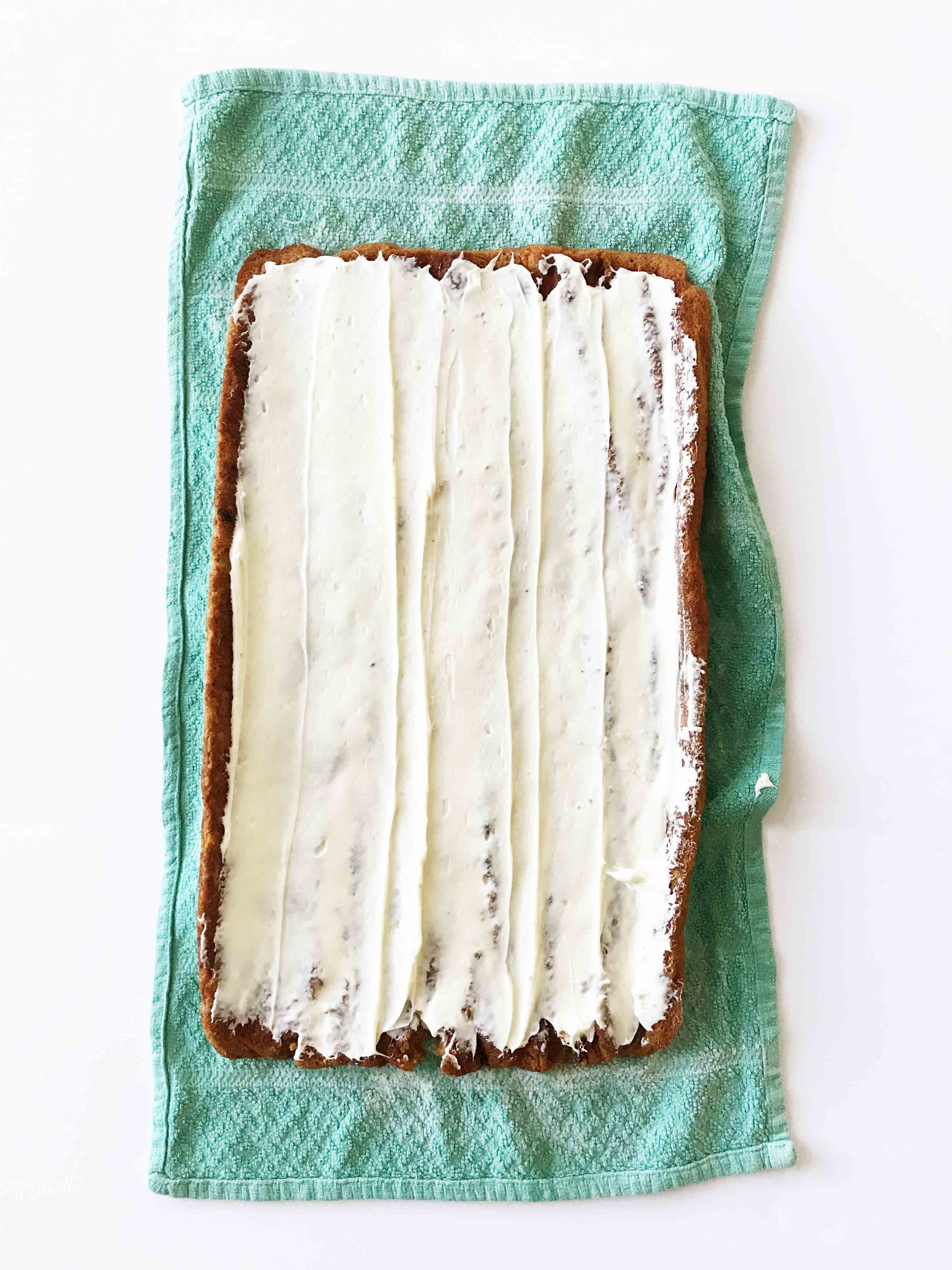 skinny-carrot-cake-roll7.jpg