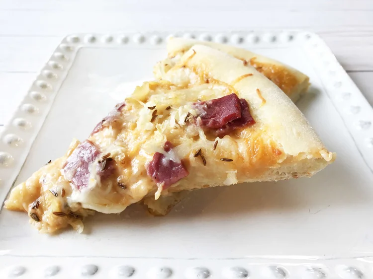 Reuben Pizza — The Skinny Fork