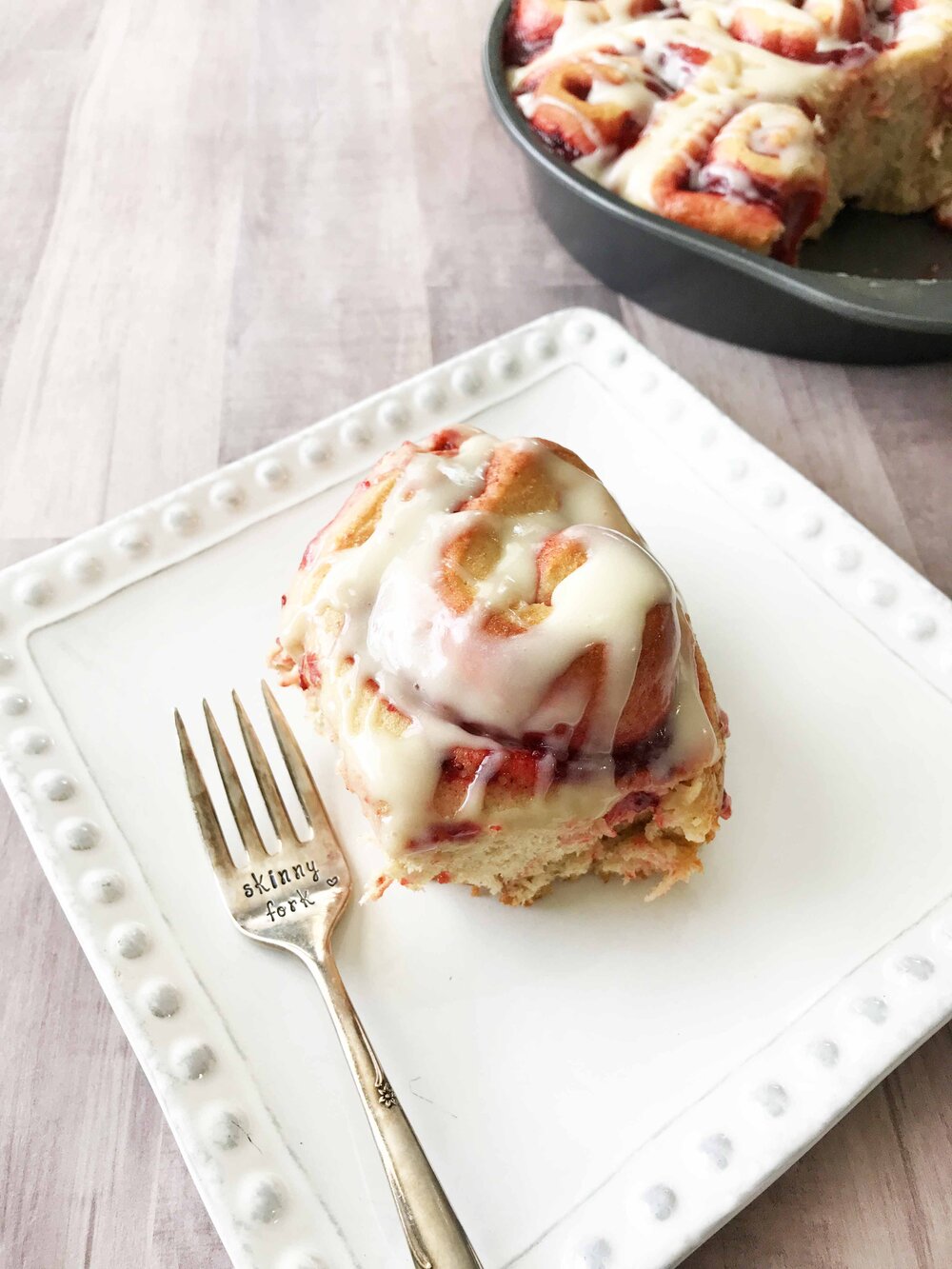 strawberry-cinnamon-rolls15.jpg