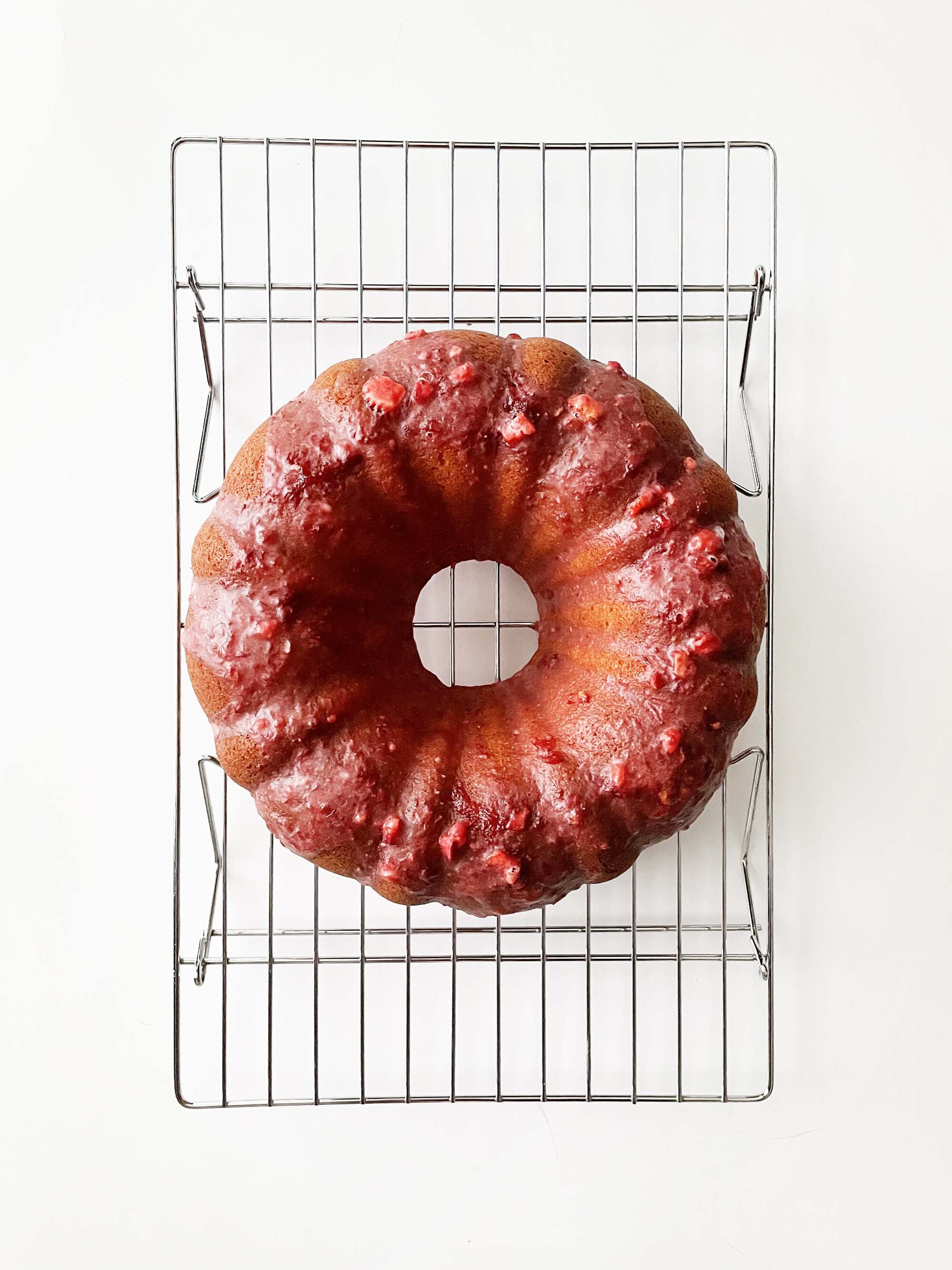 strawberry-bundt-cake14.jpg