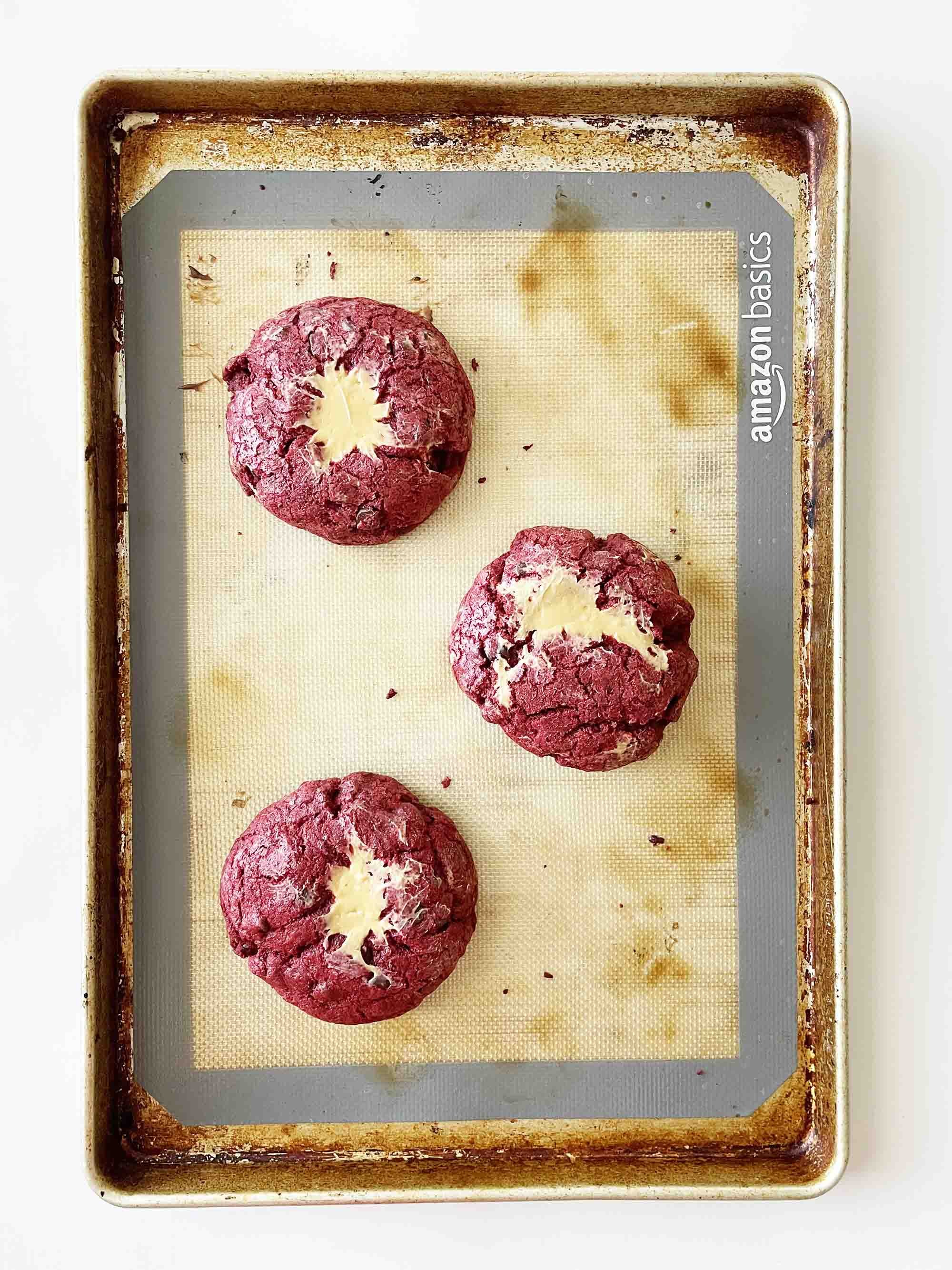 giant-red-velvet-cookies11.jpg