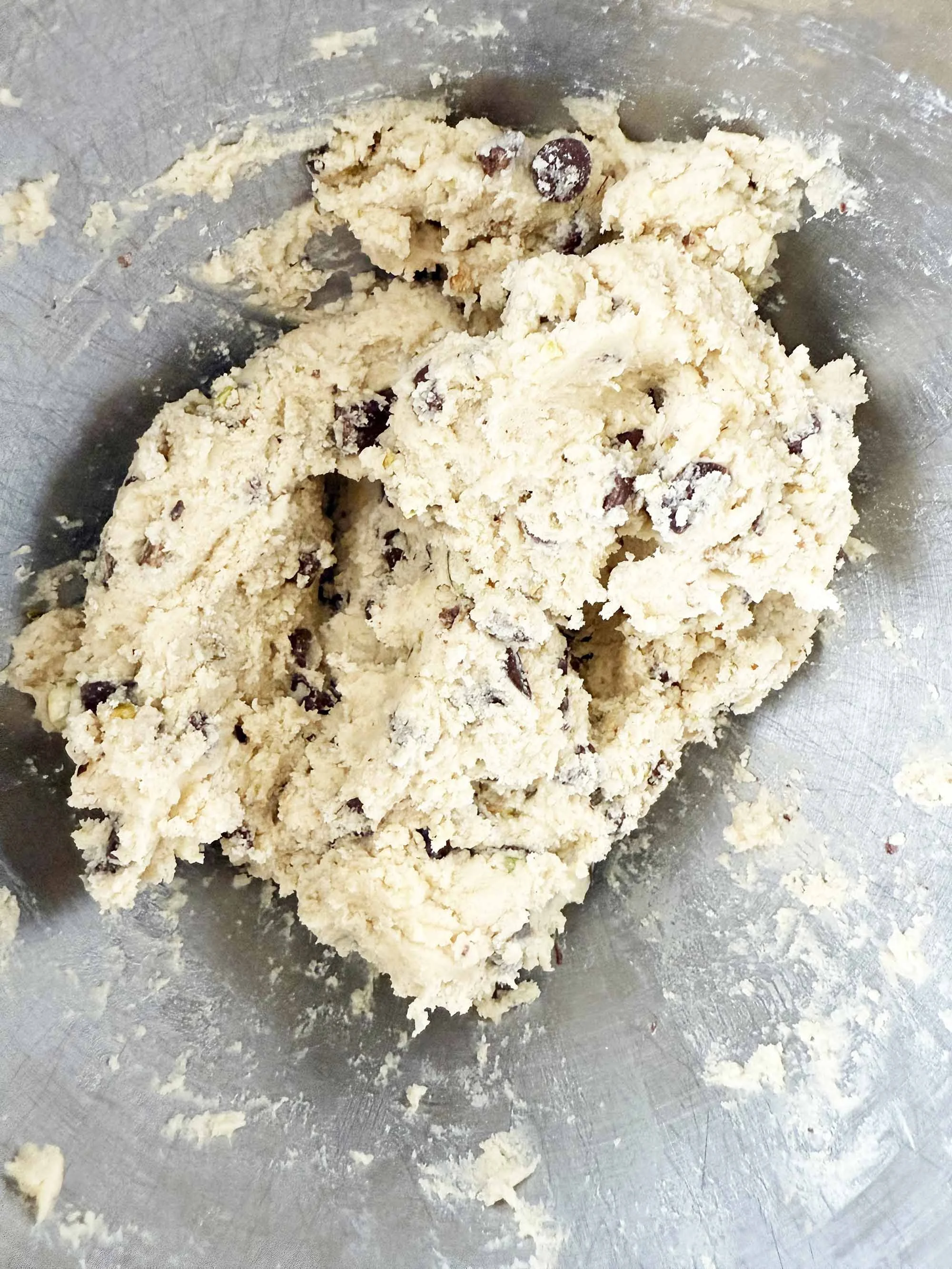 giant-chocolate-chunk-pistachio-cookies5.jpg