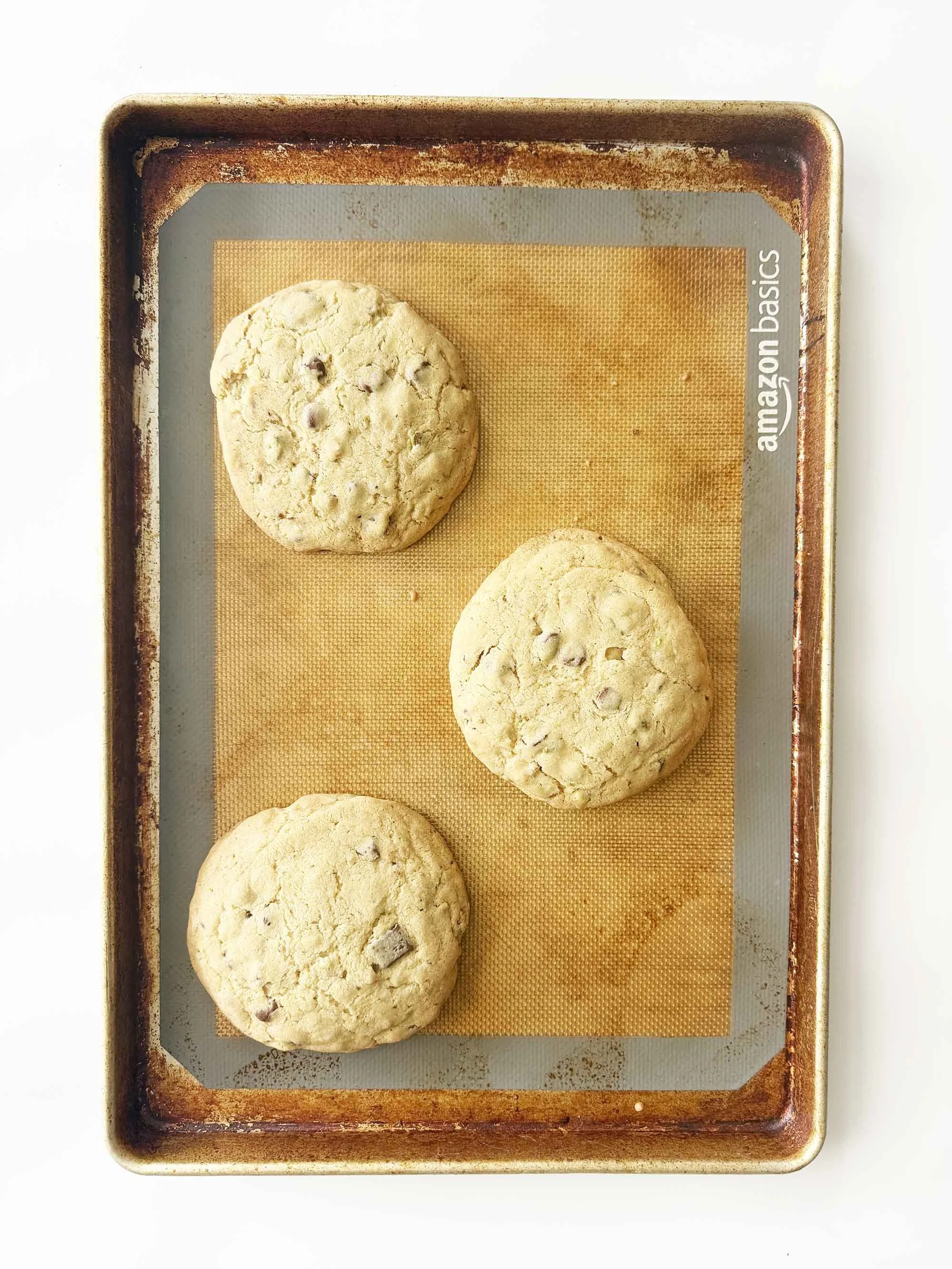 giant-chocolate-chunk-pistachio-cookies7.jpg