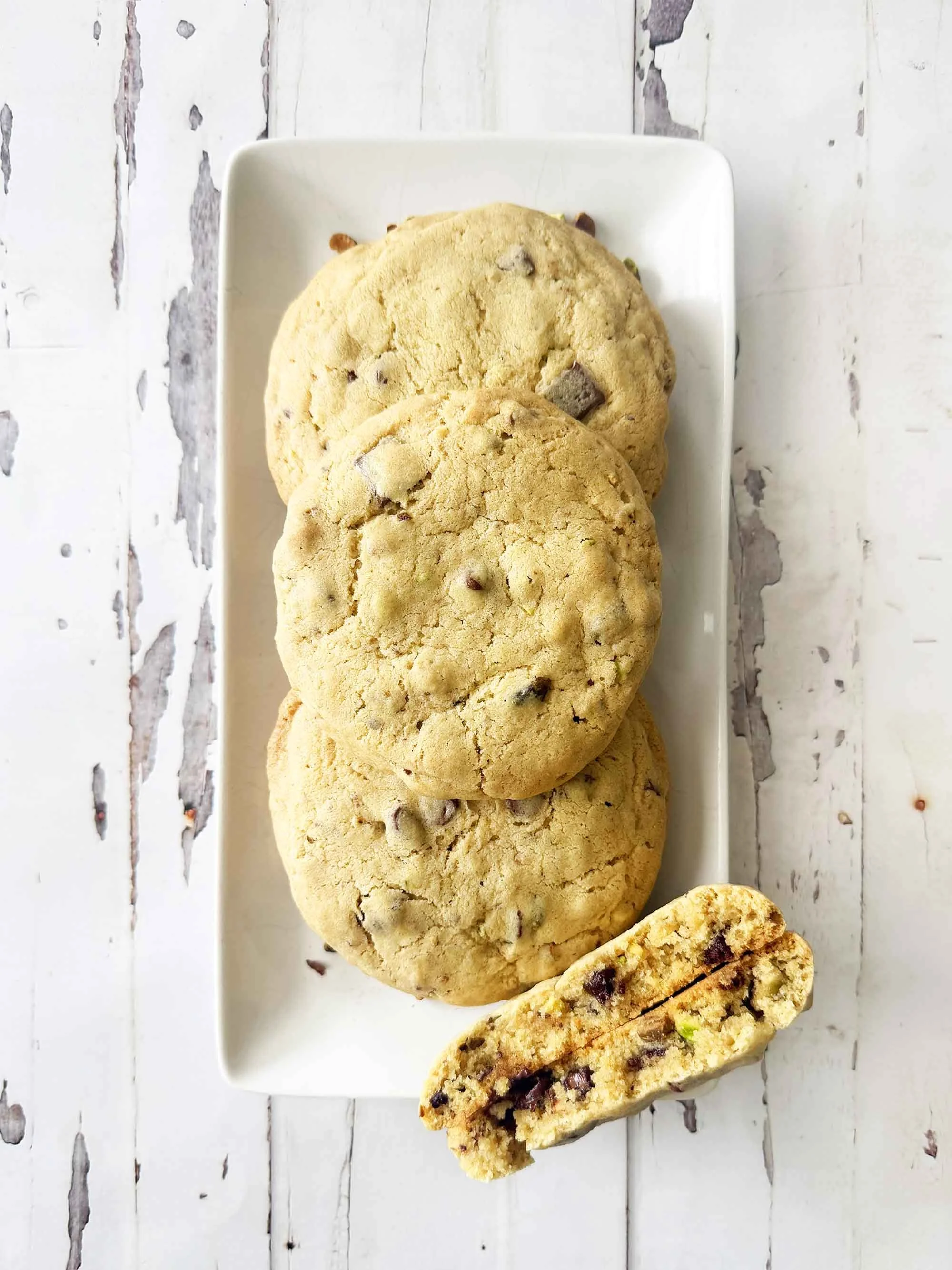 giant-chocolate-chunk-pistachio-cookies8.jpg