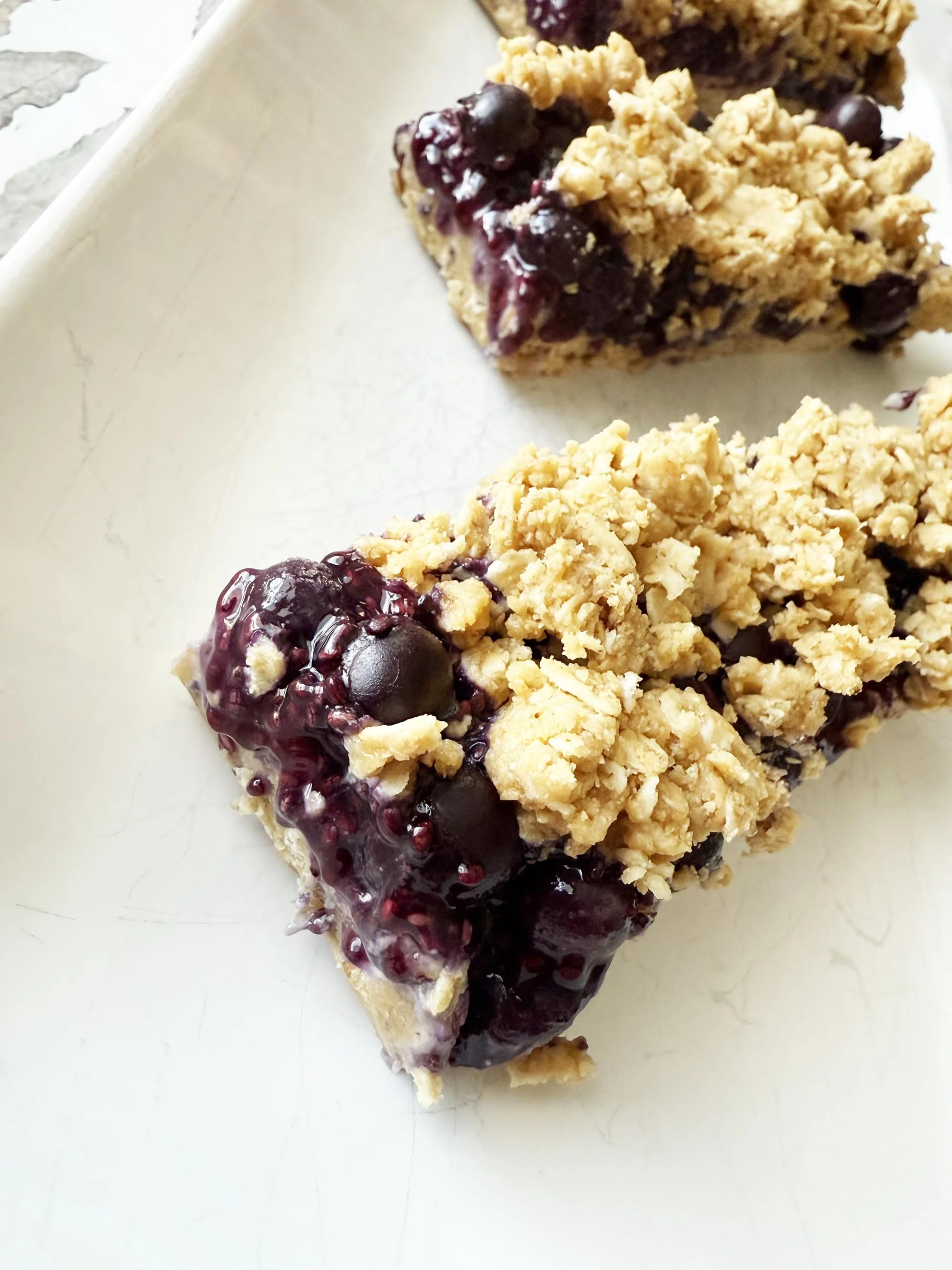 No Bake Peanut Butter &amp; Blueberry Oat Bars