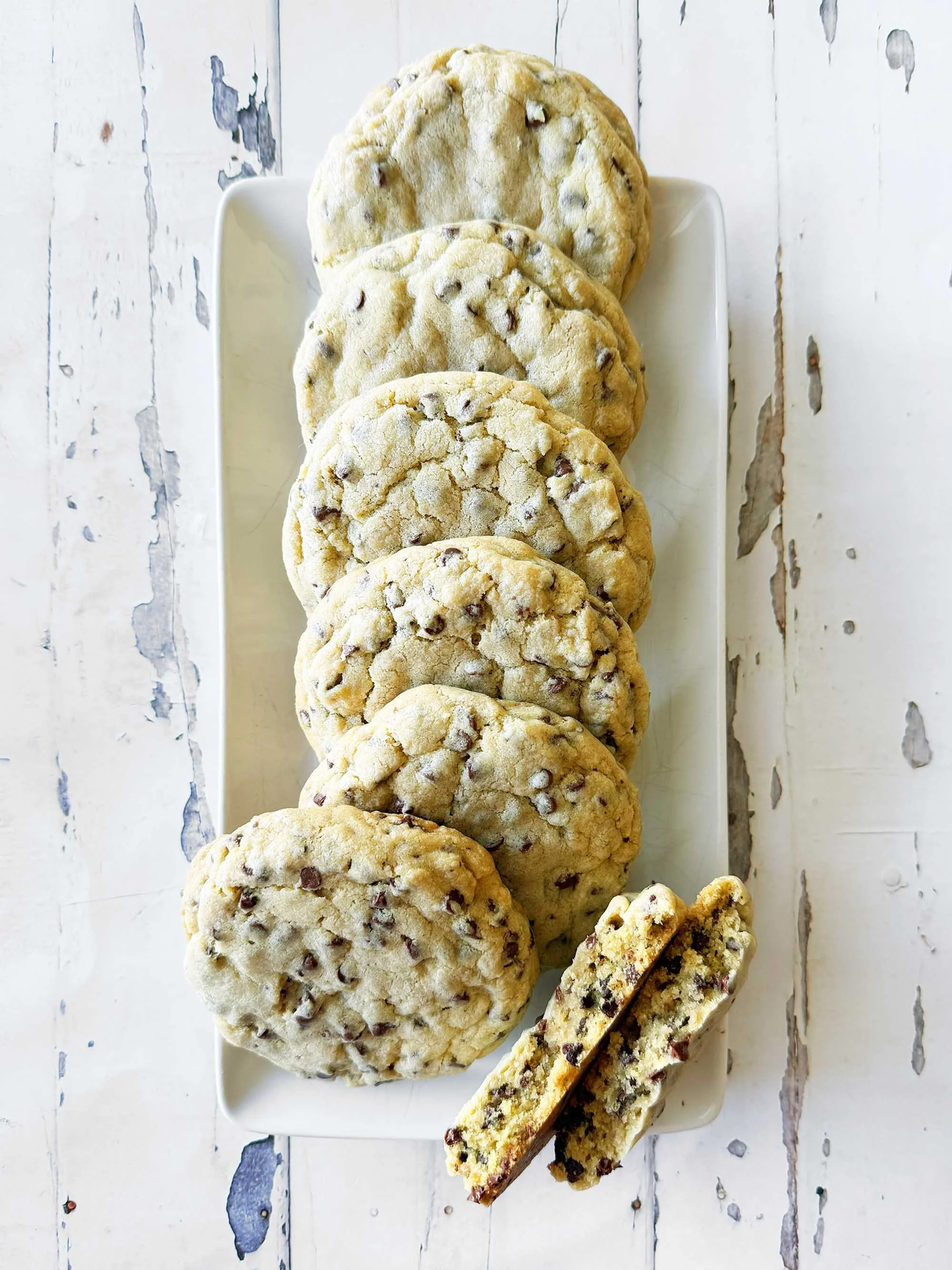 giant-chocolate-chip-cookies8.jpg