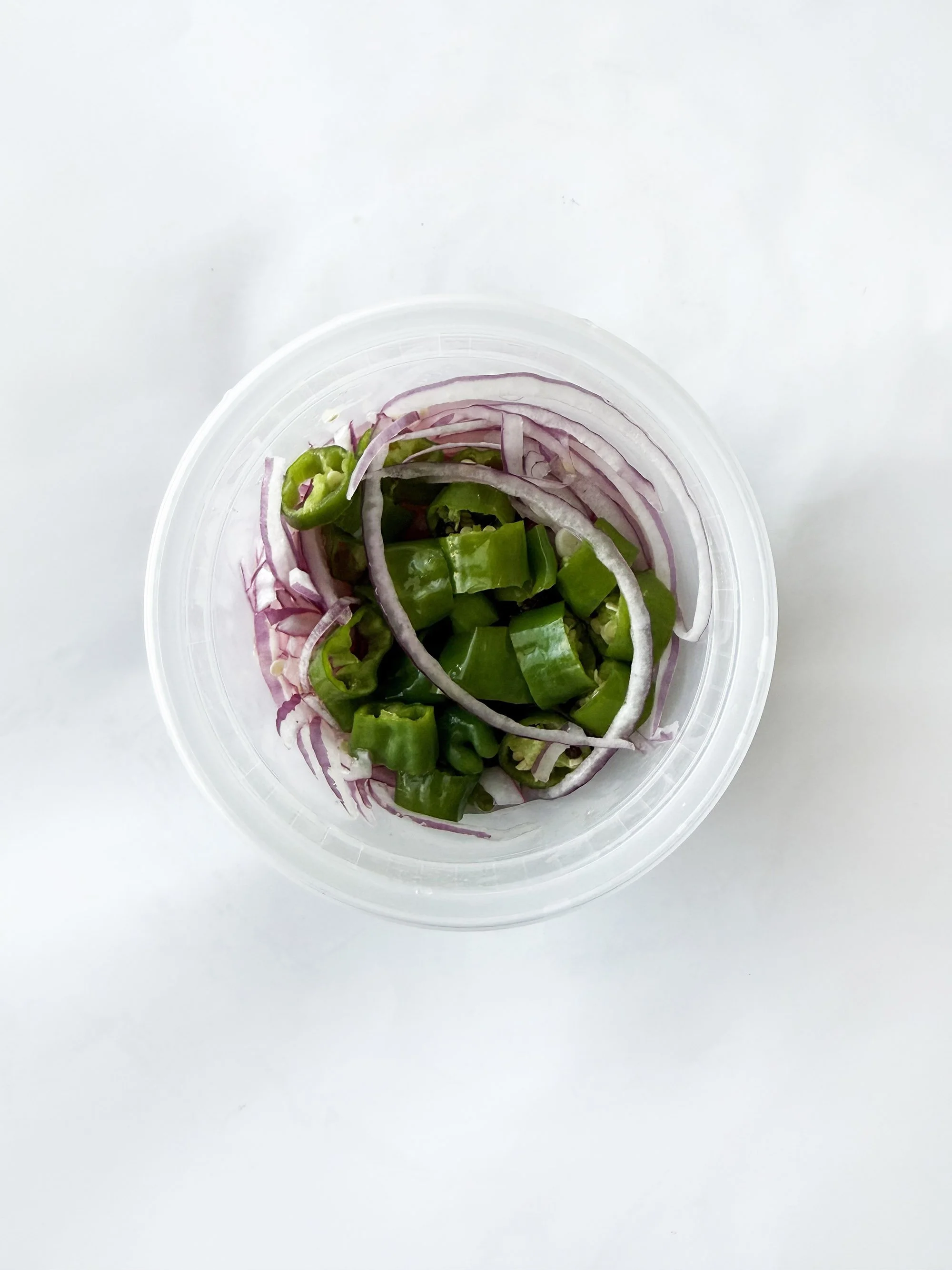 quick-spicy-pickled-red-onions2.jpg