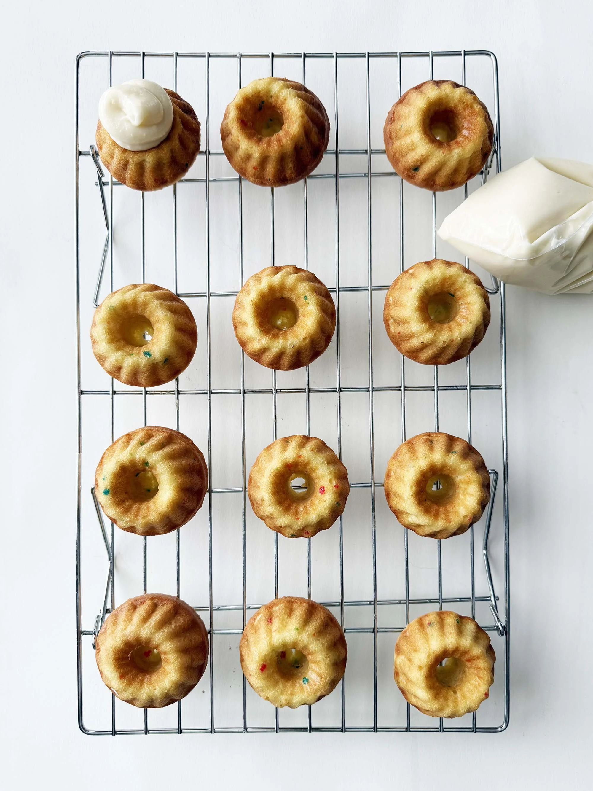 mini-bundt-funfetti-cakes6.jpg