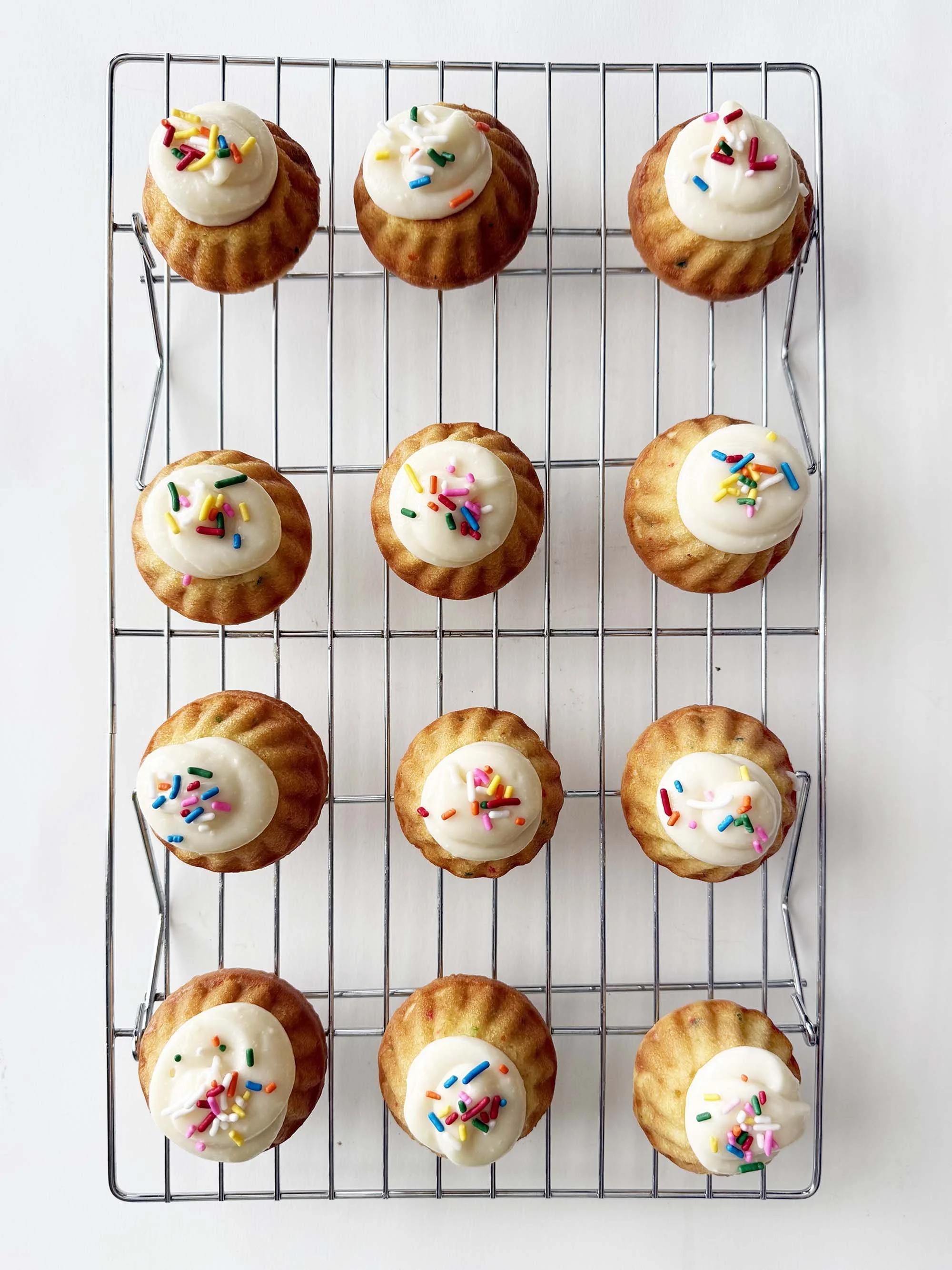 mini-bundt-funfetti-cakes7.jpg