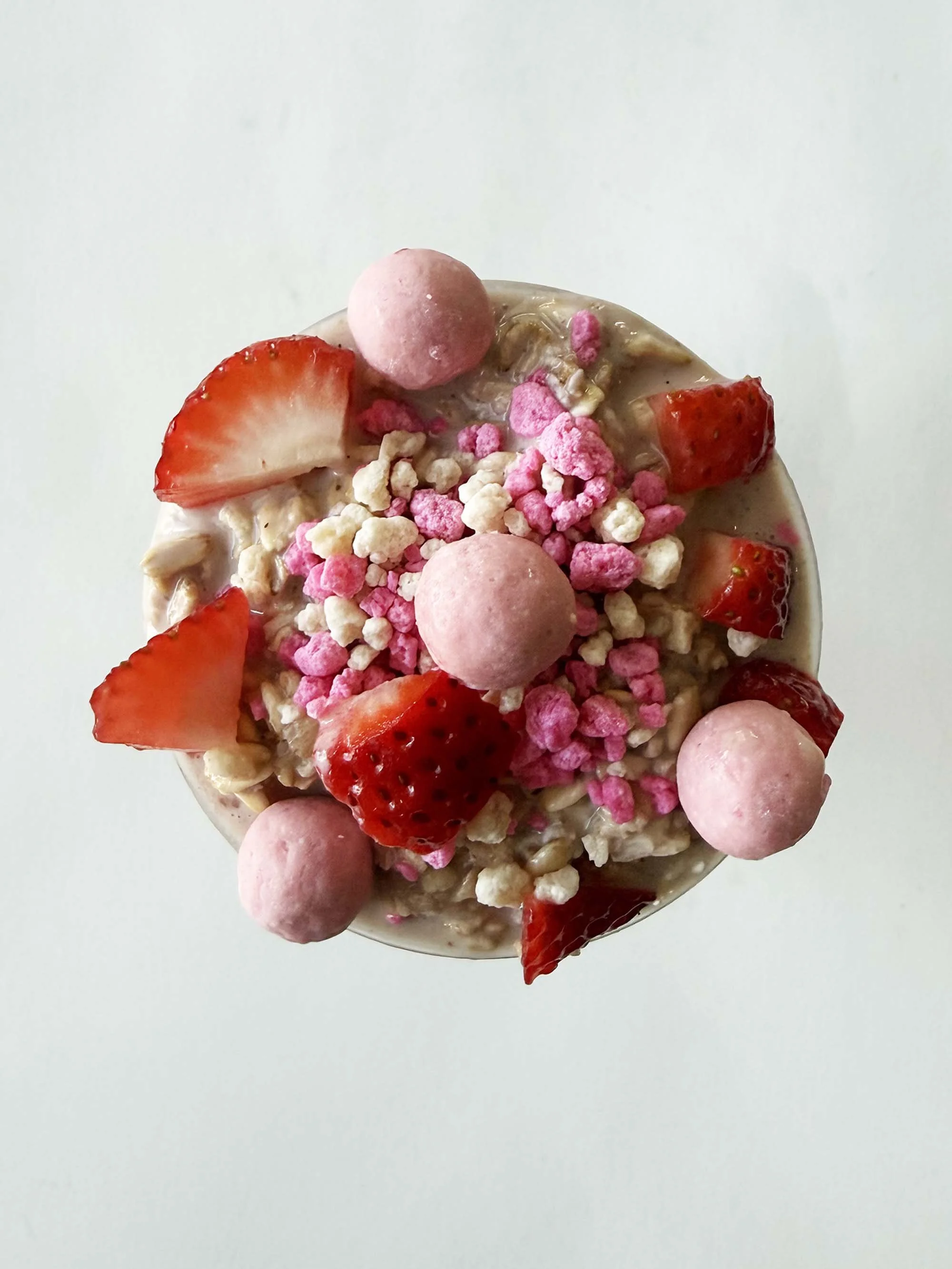 strawberry-shortcake-overnight-oats5.jpg
