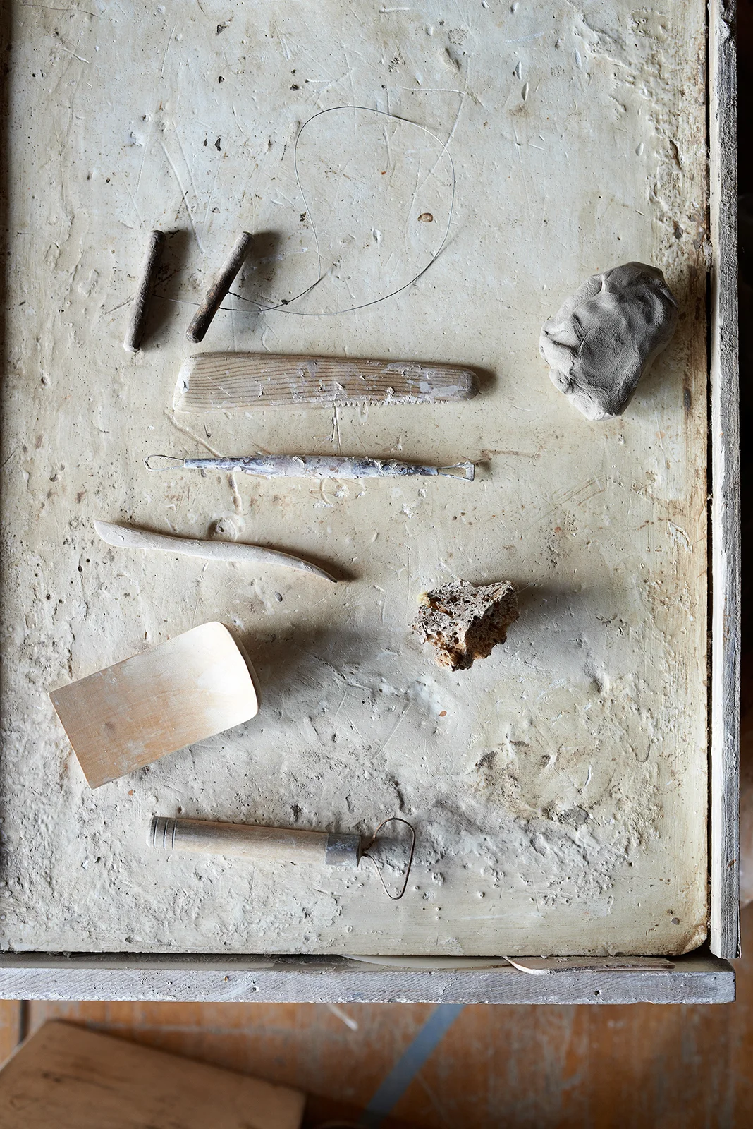 ClutierCeramics_ShelfDetail_235.jpg