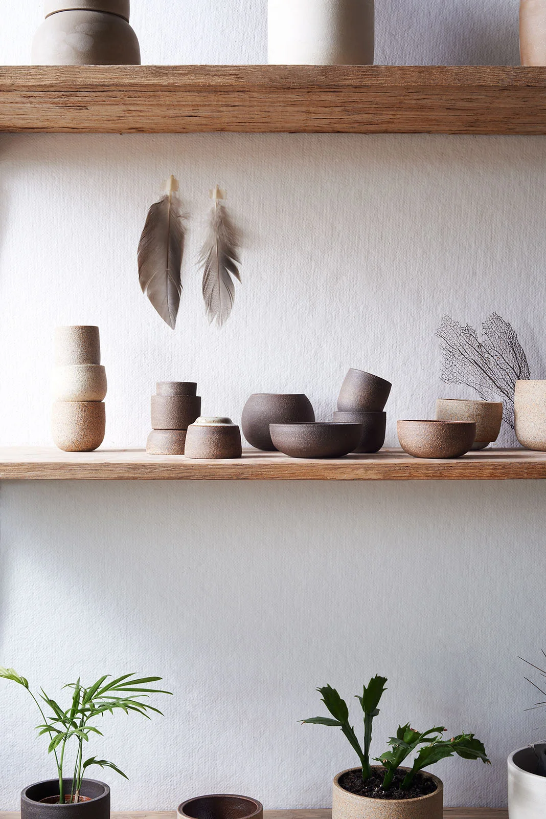 ClutierCeramics_ShelfDetail_049.jpg