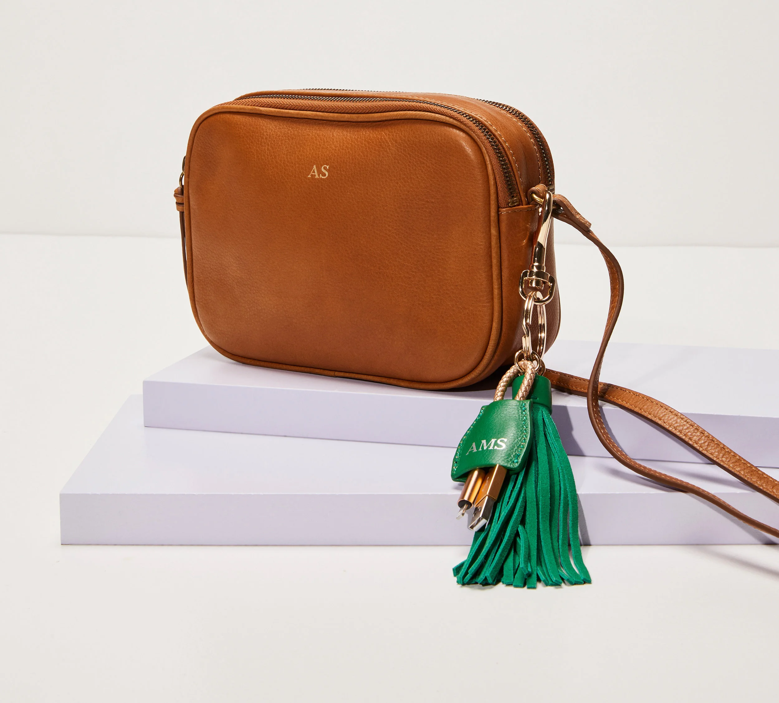 Hero_Essential_Crossbody_Navy_Blush_White_Lilac_Camel_WI19.jpg