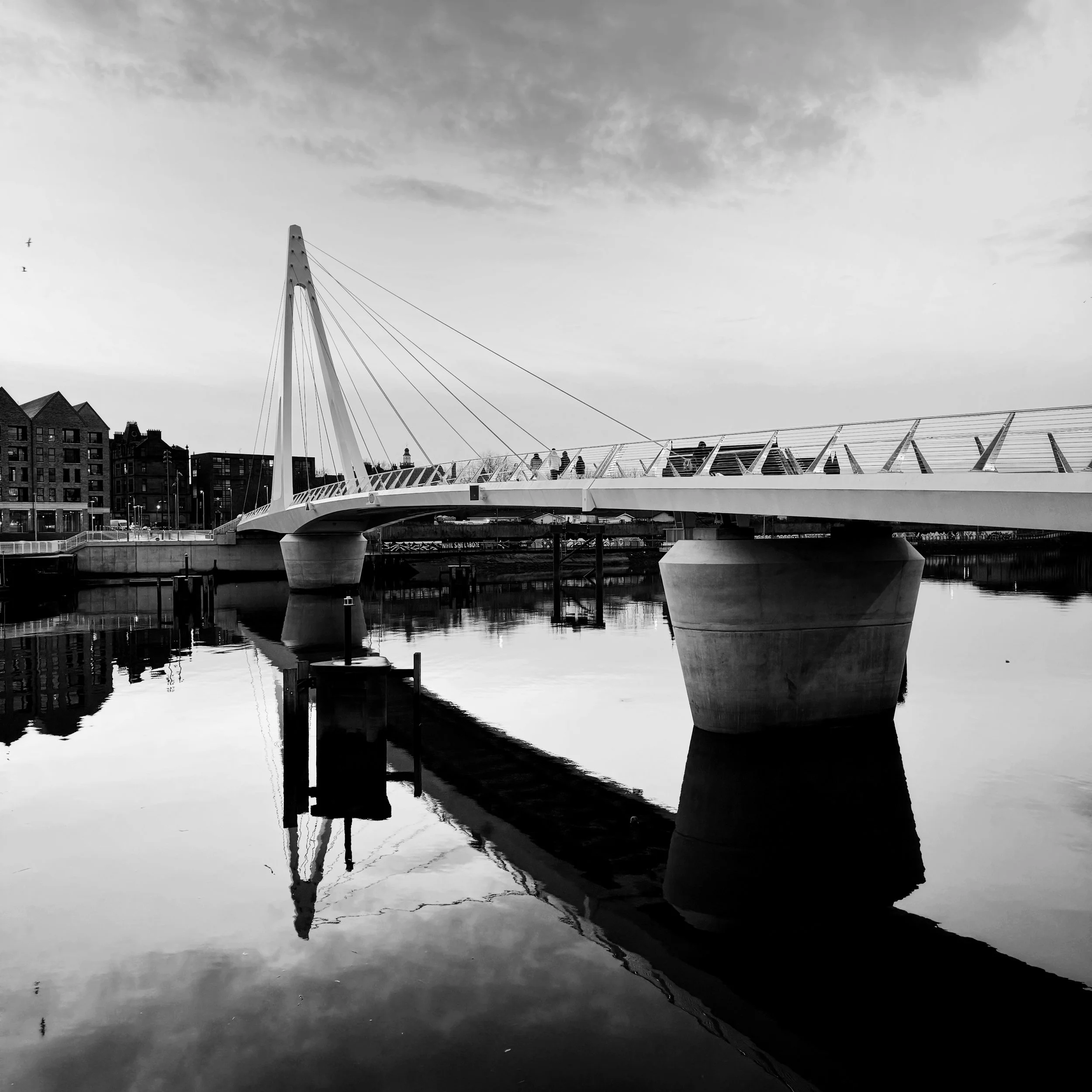 The Crossing

I was struggling this week for a photograph which mean seem strange given weather conditions.

But a combination of factors and no snow in the City left few opportunities.

I did manage to get out and photographed this scene, the river 