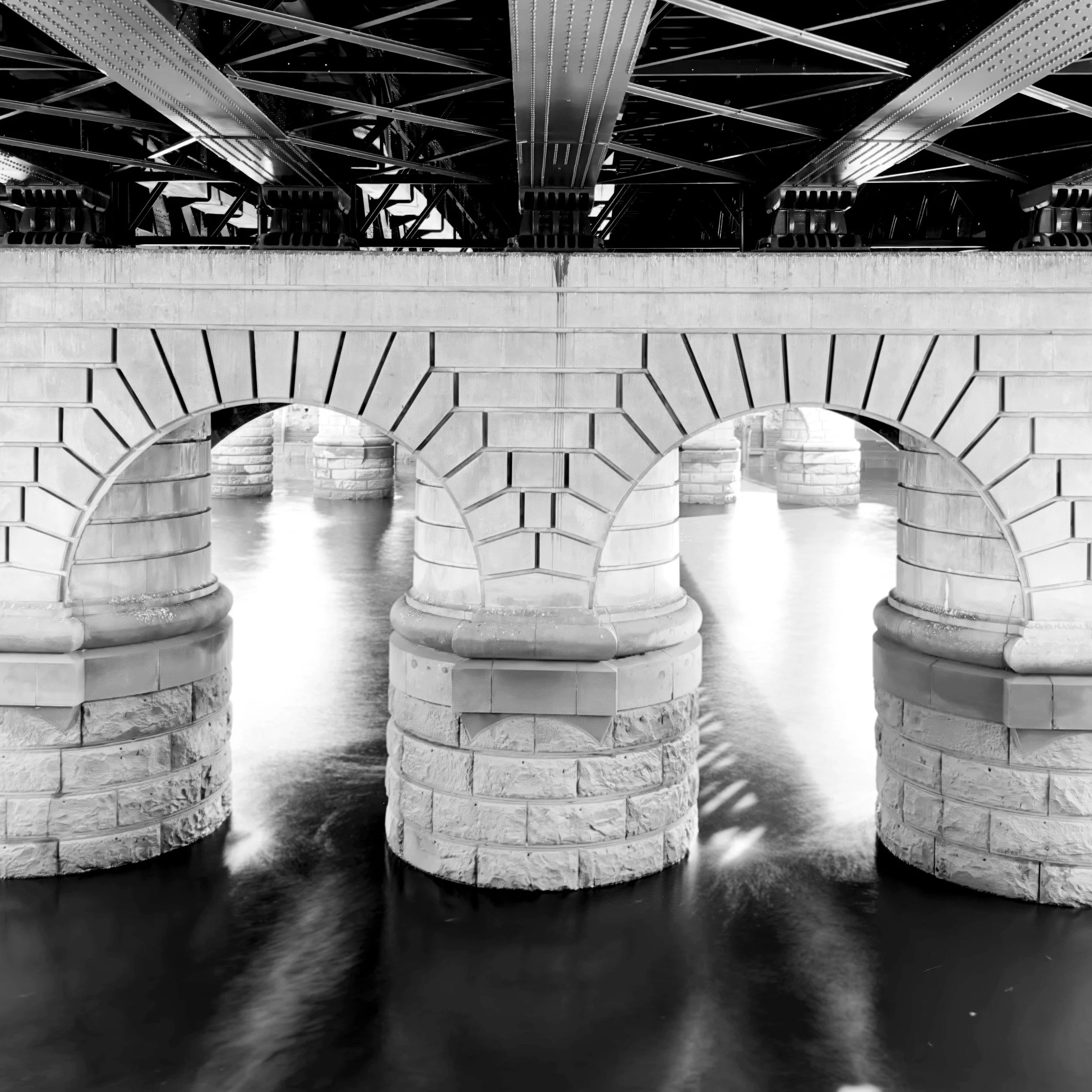 My weekly phone image this week was a last minute rush so I took the opportunity to try and visit some different locations and try new compositions.

There are lots of bridge in the centre of Glasgow, all different shapes and sizes making for interes