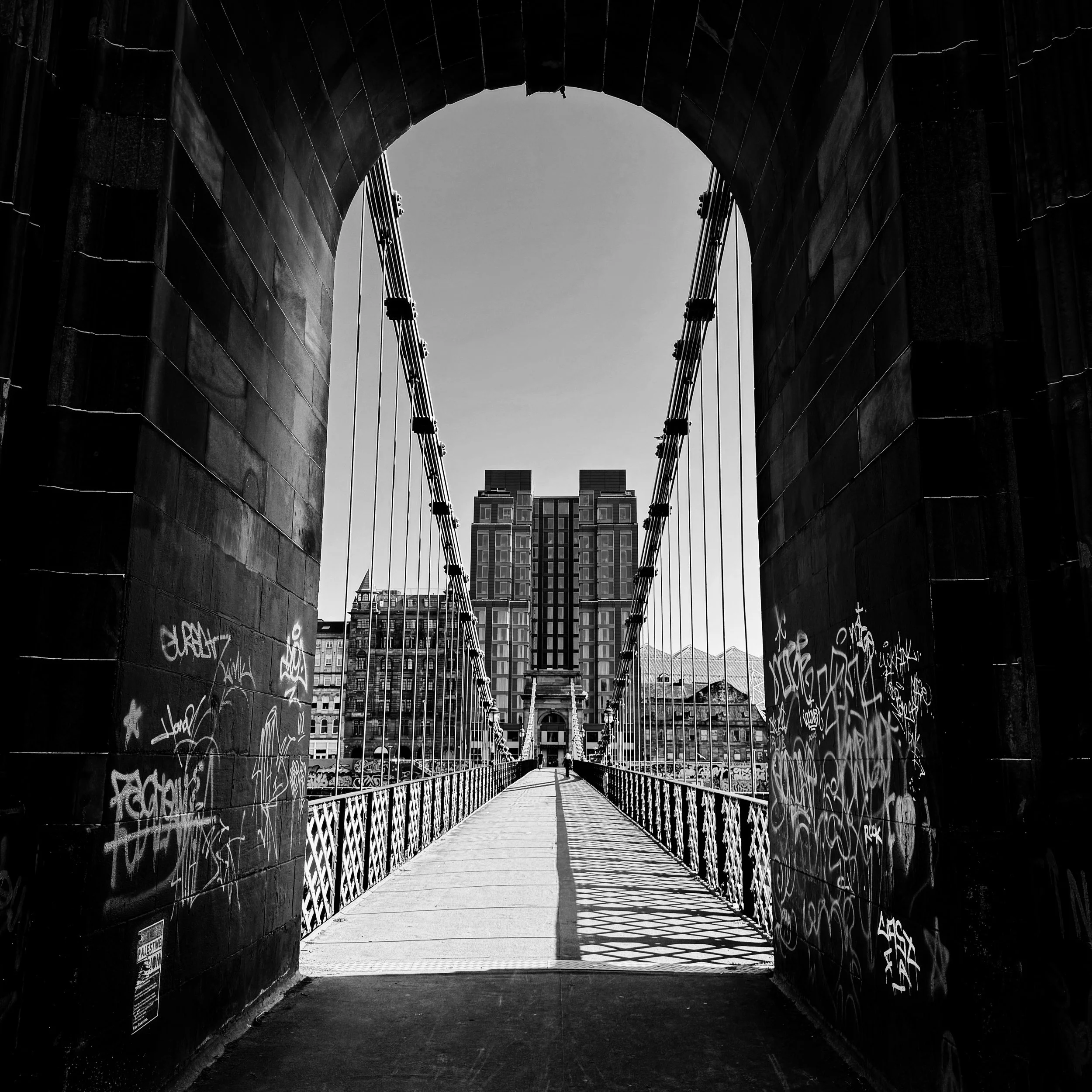 Saturday evening and a little panic set in as I hadn’t taken a single shot with my phone all week.
Forecast for Sunday was blue skies and sunshine so I went for an early morning, not sunrise, walk into the City Centre with a couple of locations in m