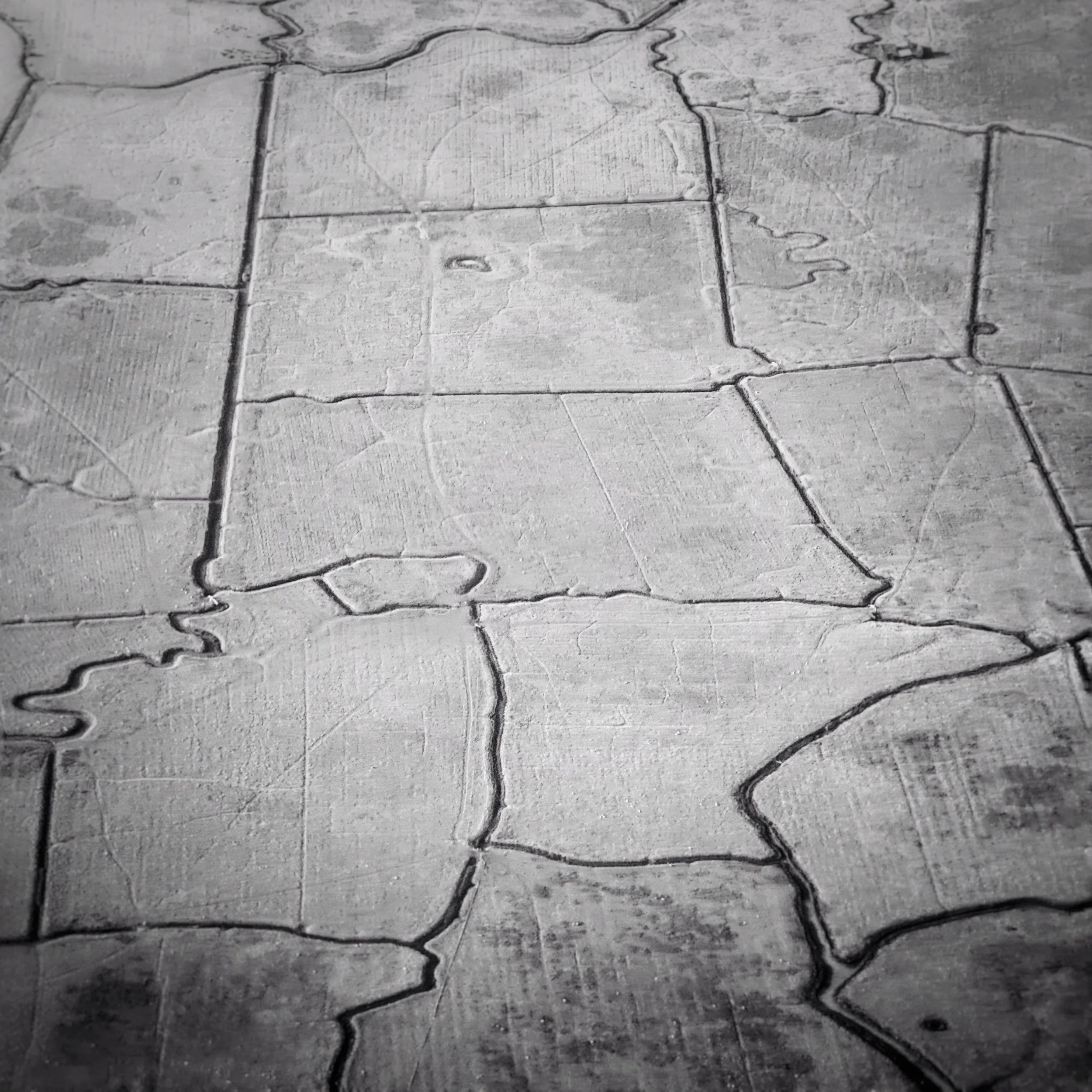 A jigsaw in the sky.

Up in the sky looking down on interesting patterns, zigzagging around the countryside.

Patterns has been a theme of #myweeklyphoneimage project.