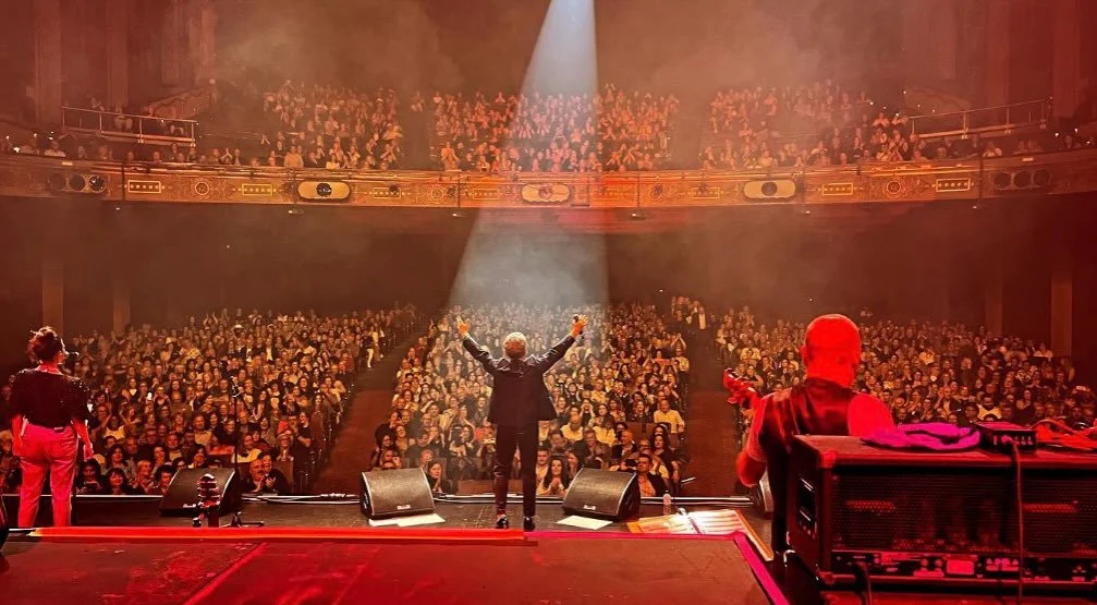 Our lights shone brightly on @enzoghinazzi at the @palaistheatre for his 50th Anniversary World Tour #bandlighting #palaistheatre