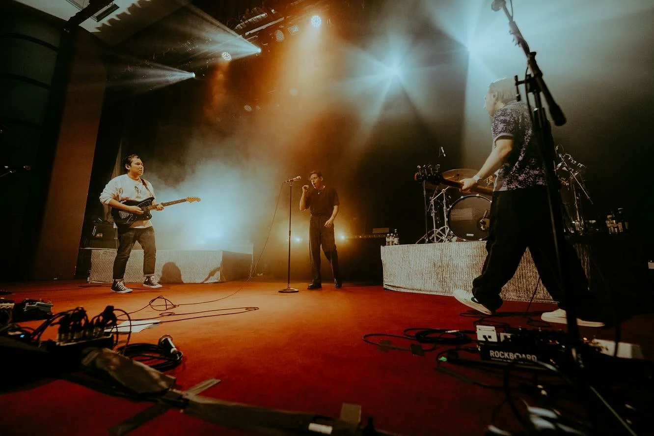@slowlyslowlymusic kicking off the Forgiving Spree Australian tour last night at the @astortheatre in Perth. Full gallery is live on our site.
📸 @sethen.ssl