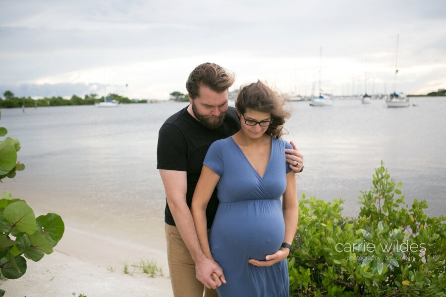 8_13_21 Tampa Maternity Portraits Violet and Geoffrey_0008.jpg