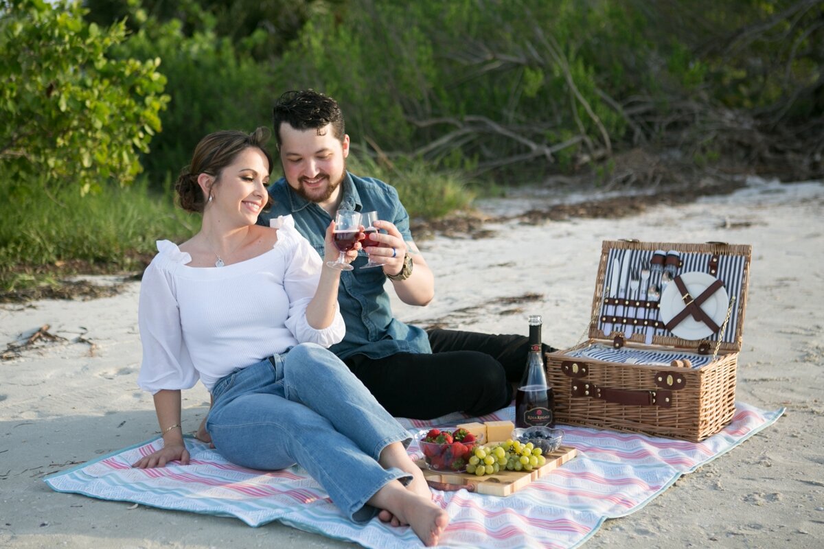 Tampa-Bay-Beach-Engagement-Photos-Lissette-and-Michael_0002.jpg