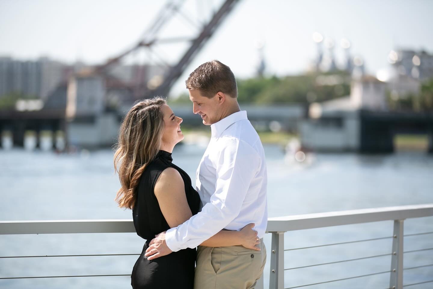 Tiny sneak peek of @loiacanojamie @brandan_keen  engagement session at #julianblaneriverfrontpark !
More pics coming soon !! ☺️

#tampaengagement #tampaengaged #tampabride2024 #tampaengagementphotographer #tampaengagementsession #tampaengagementphoto