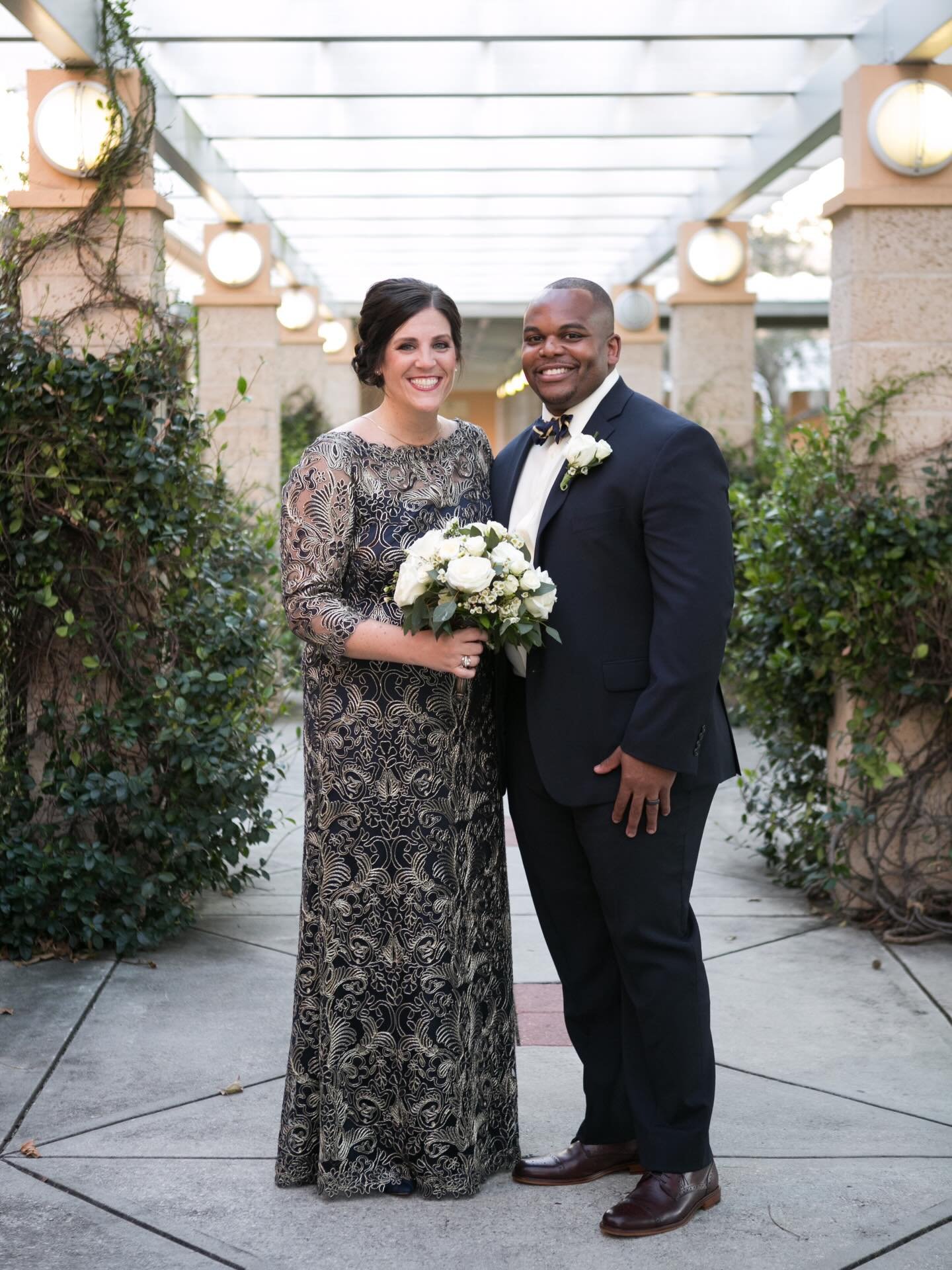 Happy number 9️⃣ @etb1216 and @joeblowski33!!! Here&rsquo;s to the memories you&rsquo;ve already made and to all the adventures still waiting ahead. Cheers to many, many more! 🥂✨ #happyanniversary❤️💑 #tampacouples #carriewildesphotography