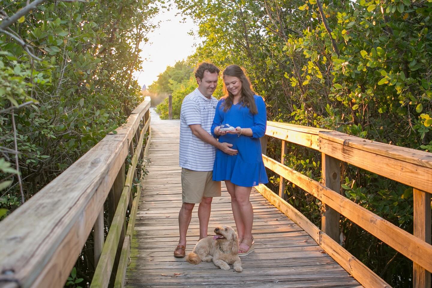 Logan, Kevin &amp; Lucy! # 🐾🌅
Golden hour at Cypress Point Park hit different for this maternity session. The mangrove boardwalk, the bay views, the warm Tampa sunshine &mdash; and one very photogenic pup who showed up with the cutest pair of Flori