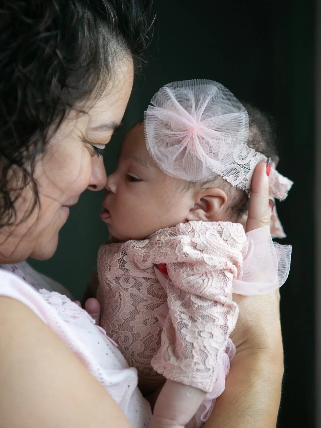 Sweet newborn moments are always my favorite. 🩷

Ashley, watching Amelia settle into your arms like she&rsquo;d been there all along is exactly why I love what I do. Some moments are worth every bit of the wait, and this was one of them.

I love thi